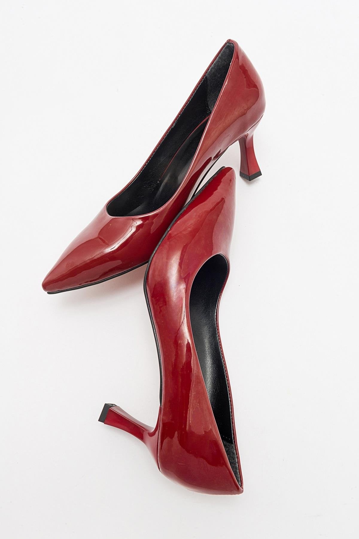 Pedra - Burgundy Patent Heeled Shoe – heel view showing leather, Vowalisse