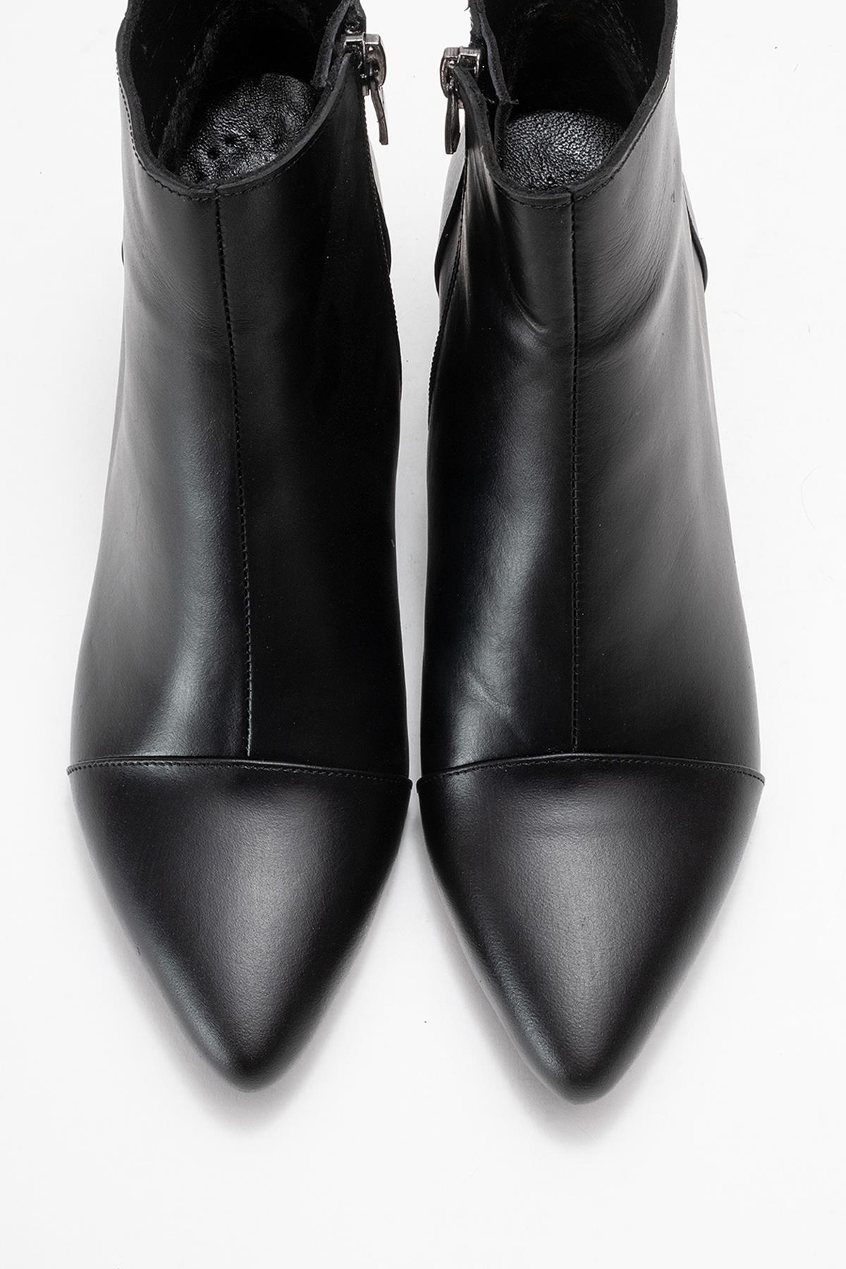 Gael - Black Genuine Leather Block Heel Ankle Boot – side view showing leather, black, Vowalisse