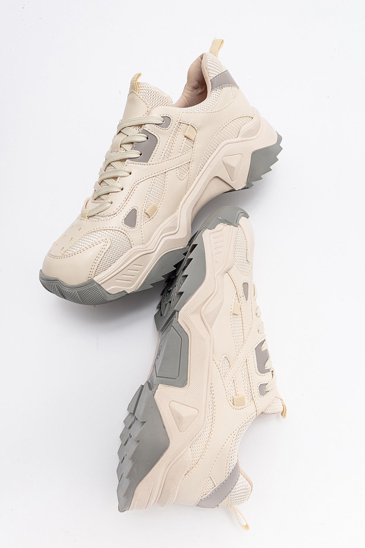 Loretta - Ecru-Grey Sneaker – back view showing leather, Vowalisse