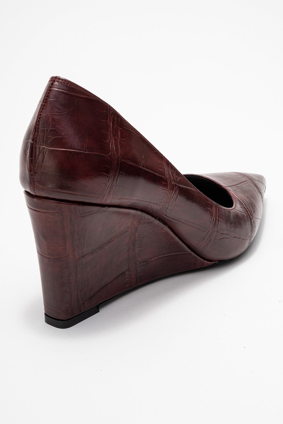 Puera - Burgundy Printed Pointed Toe Wedge Heel Shoe – back view showing leather, Vowalisse