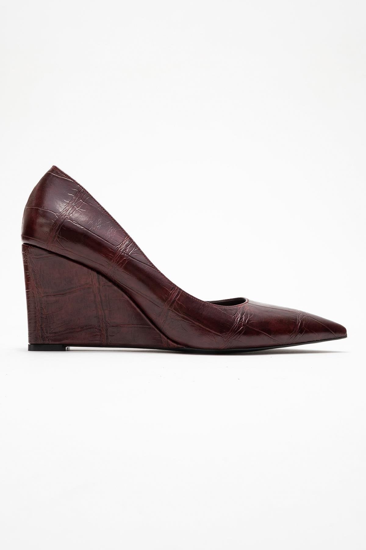 Puera - Burgundy Printed Pointed Toe Wedge Heel Shoe – top view showing leather, Vowalisse