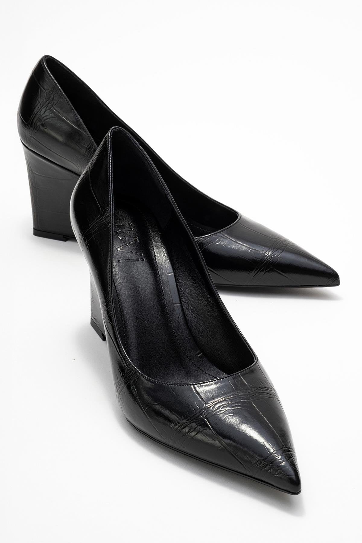 Puera - Black Printed Pointed Toe Wedge Heel Pump – front three-quarter view showing leather, black, Vowalisse