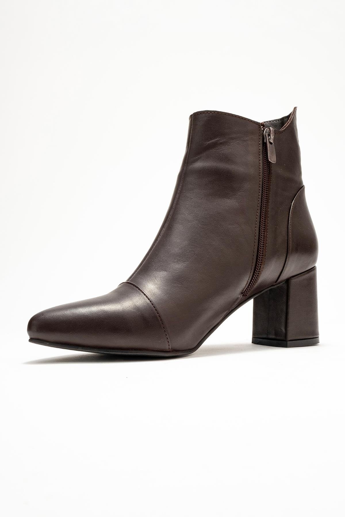 Gael - Brown Genuine Leather Block Heel Boot – heel view showing leather, Vowalisse