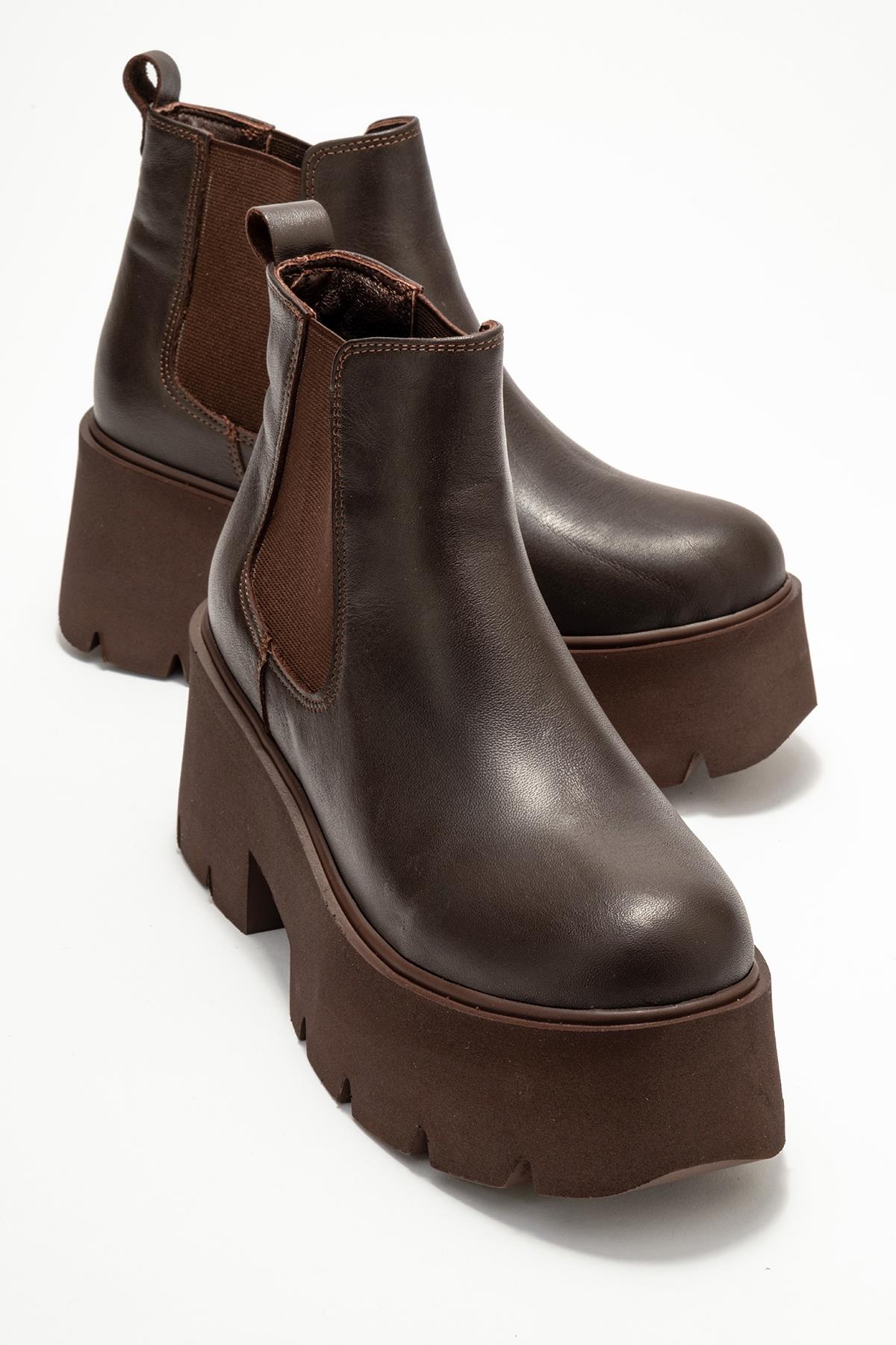Clen - Brown Genuine Leather Elastic-Sided Platform Boot – front three-quarter view showing leather, Vowalisse