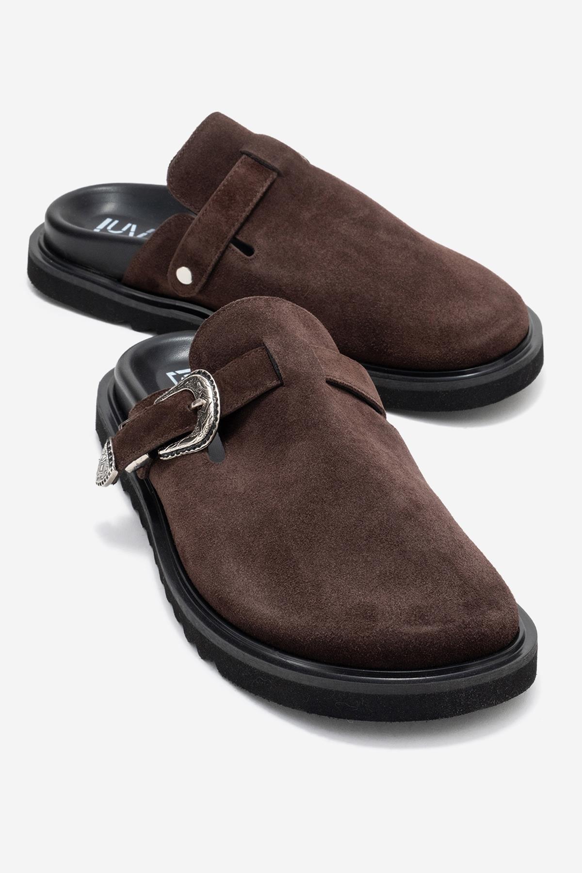 Vesta - Brown Buckle-Detail Genuine Leather Closed-Toe Mule – front three-quarter view showing leather, Vowalisse