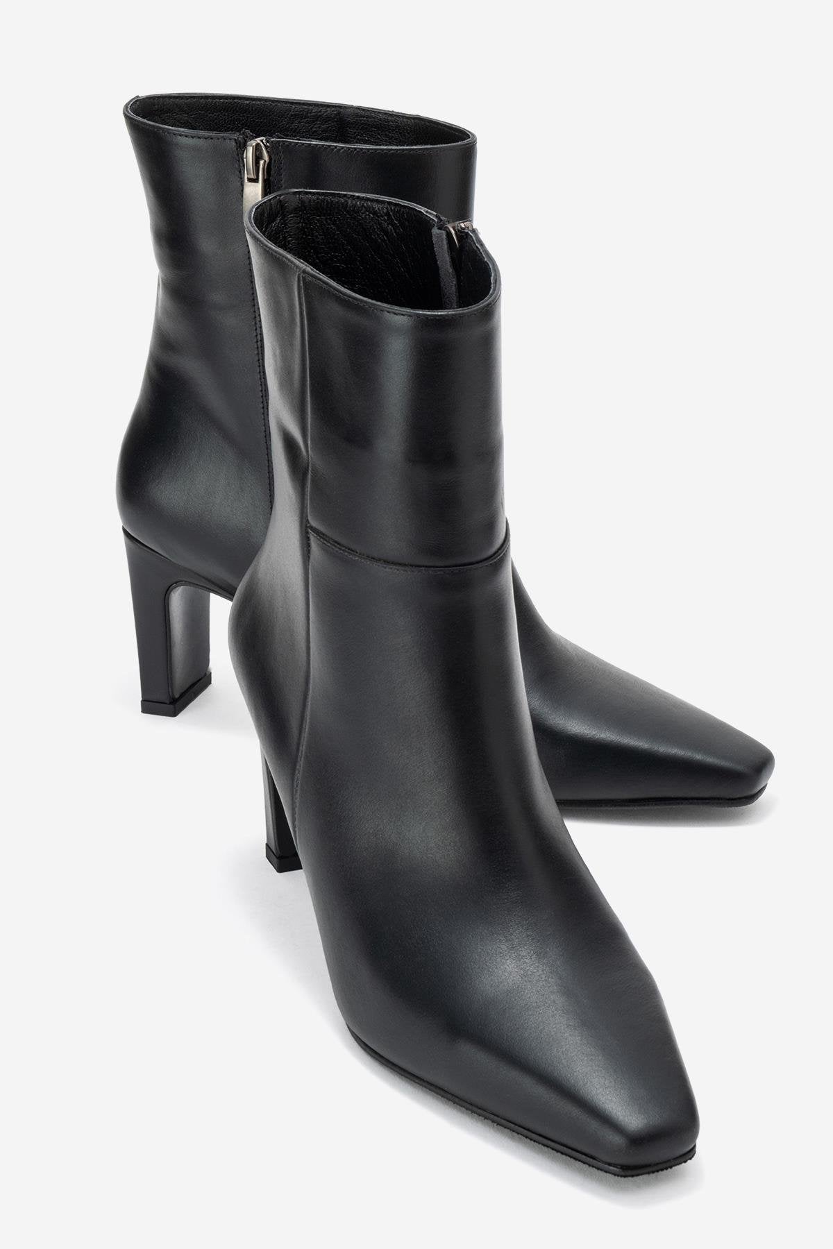 Kyoto - Black Genuine Leather Block Heel Boot – front three-quarter view showing leather, black, Vowalisse
