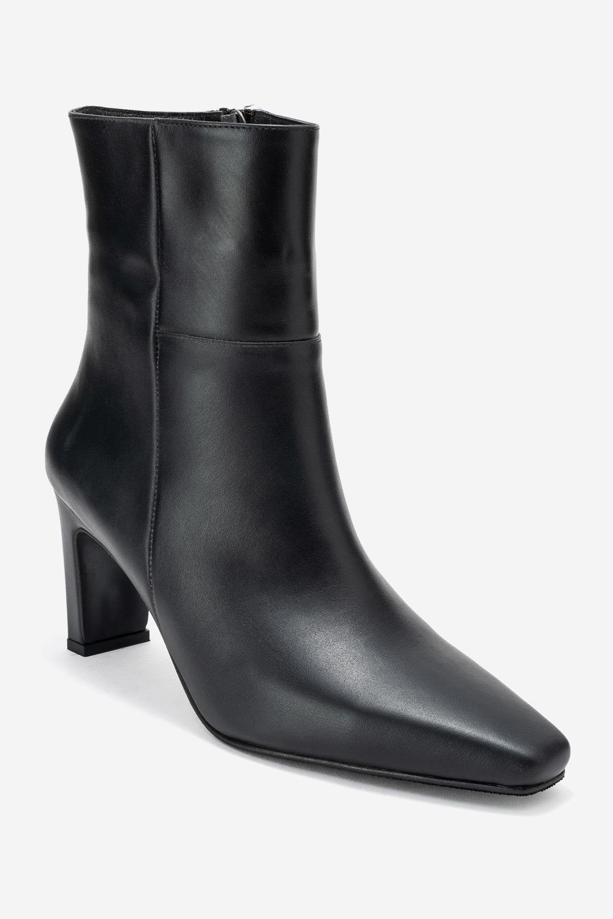 Kyoto - Black Genuine Leather Block Heel Boot – detail view showing leather, black, Vowalisse