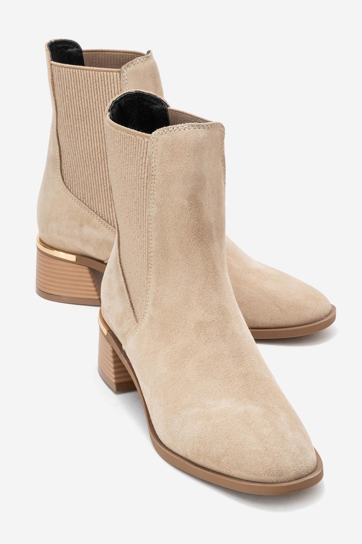 Neiva - Beige Suede Genuine Leather Chelsea Boot – front three-quarter view showing leather, suede, Vowalisse