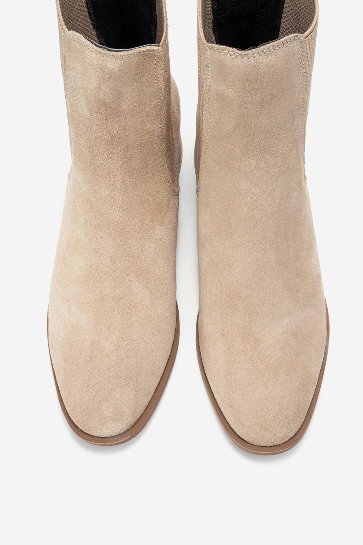 Neiva - Beige Suede Genuine Leather Chelsea Boot – side view showing leather, suede, Vowalisse