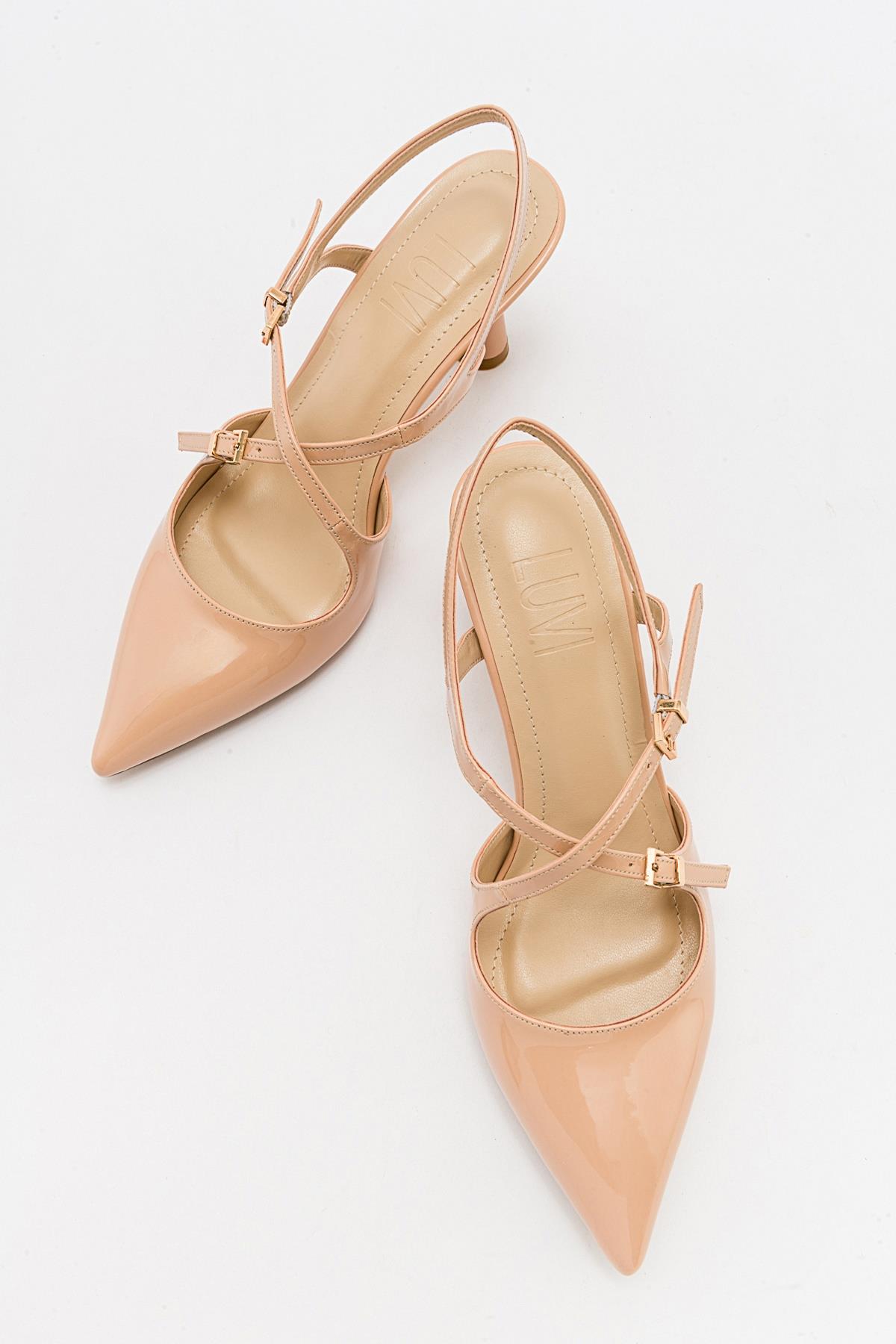 Coje - Beige Patent Pointed Toe Stiletto Pump – heel view showing leather, Vowalisse