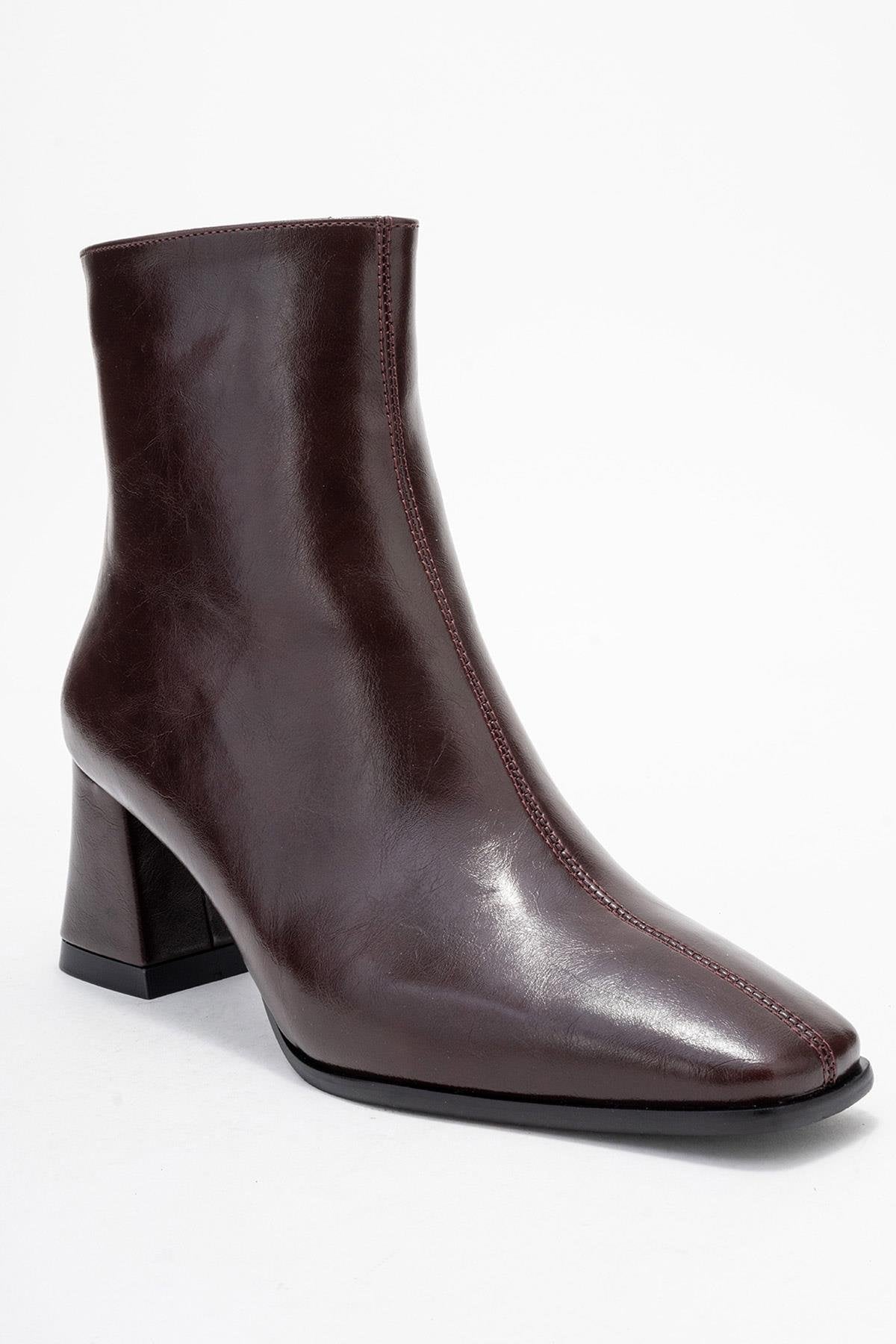 Arven - Burgundy Block Heel Ankle Boot – detail view showing leather, Vowalisse