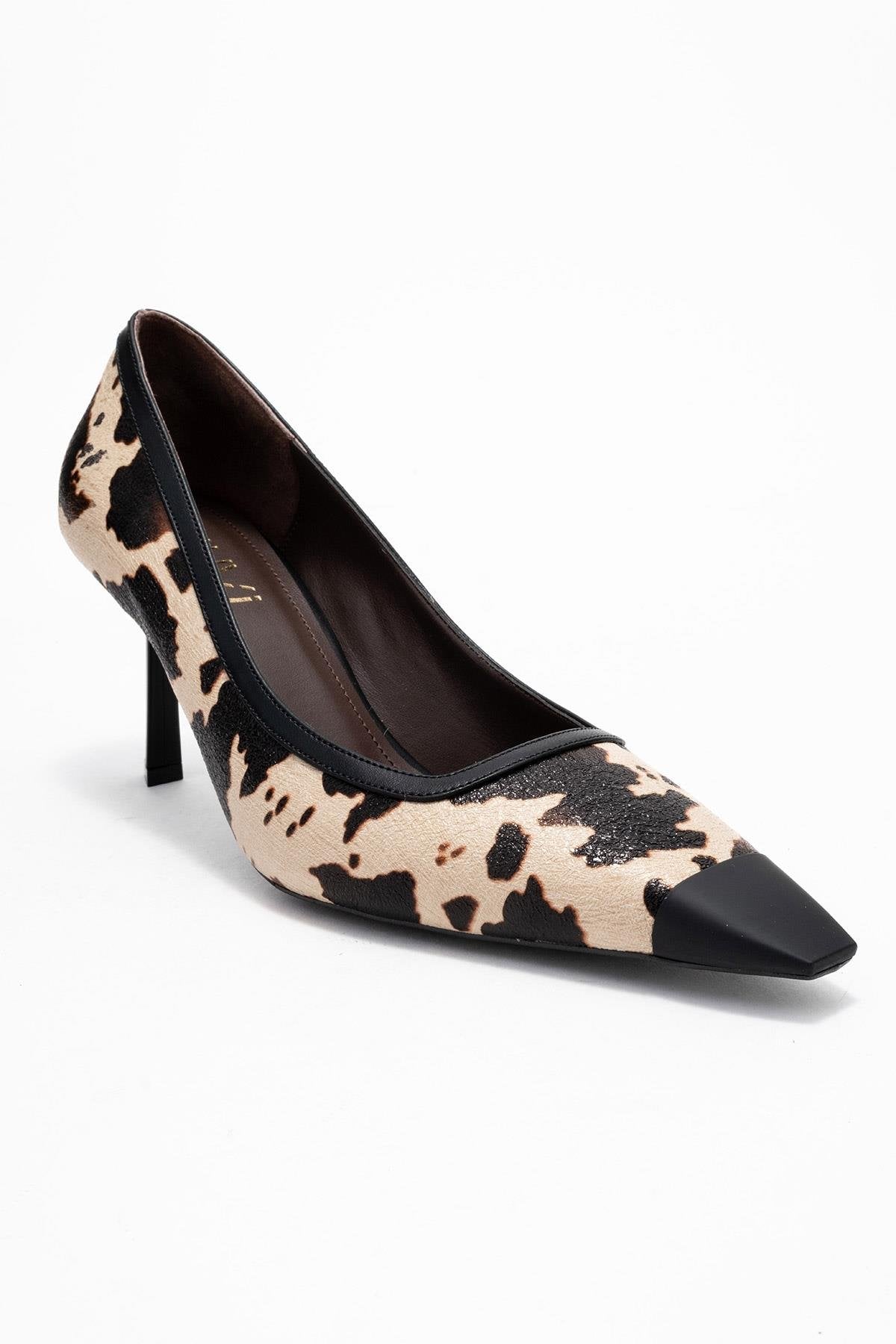 Rona - Black Beige Pattern Pointed Toe Pump – detail view showing leather, black, Vowalisse