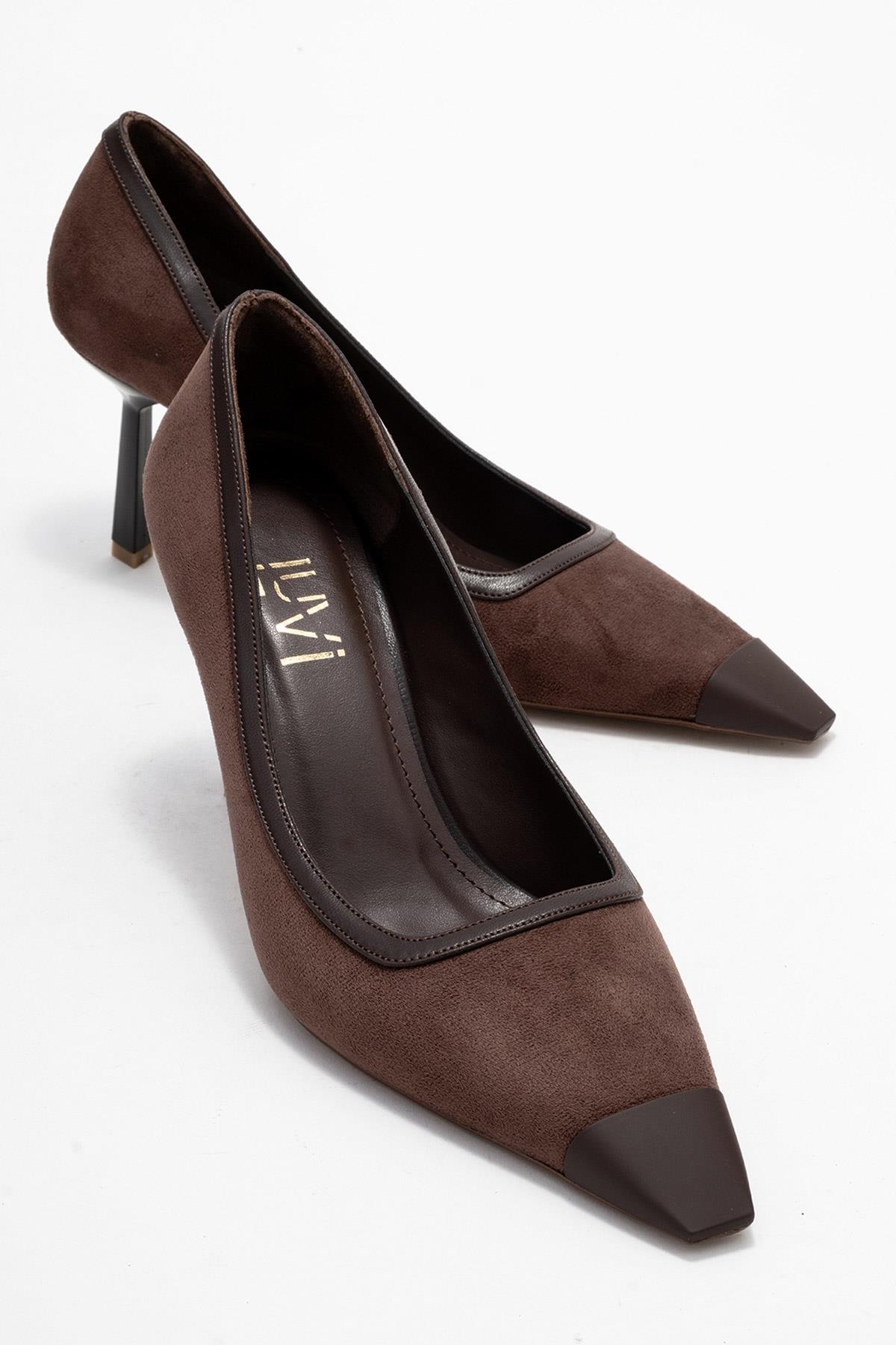 Rona - Brown Pointed Toe Pump – front three-quarter view showing leather, suede, Vowalisse