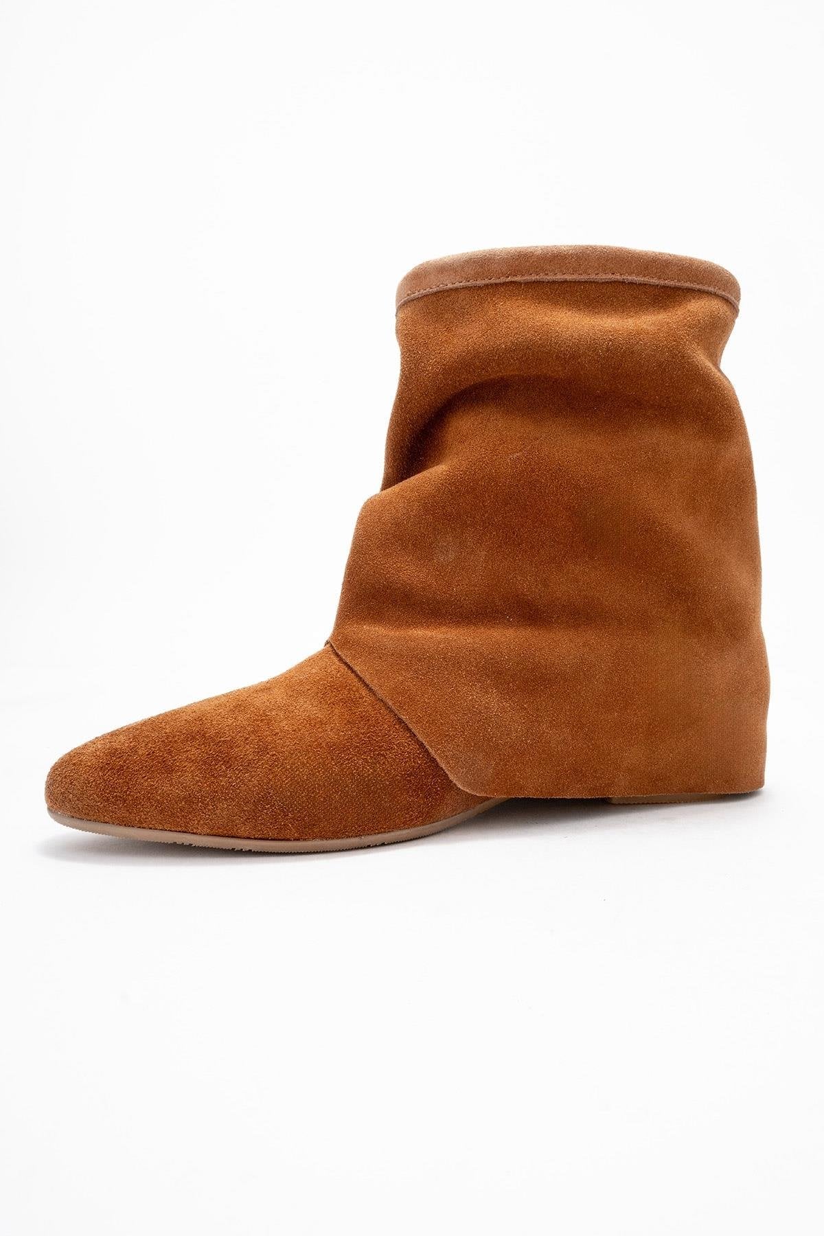 Noar - Cognac Genuine Leather Ruched Zip Boot – heel view showing leather, suede, Vowalisse