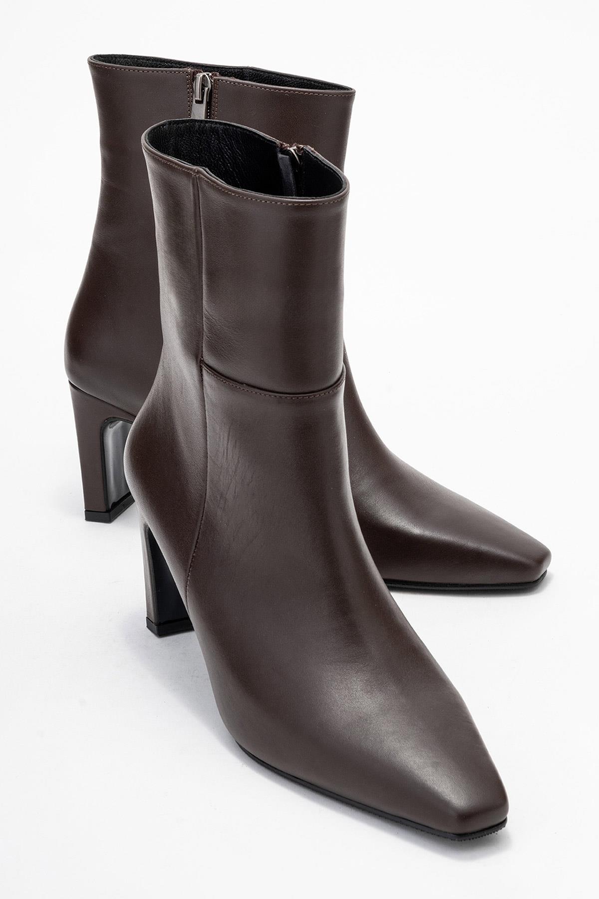 Kyoto - Cognac Genuine Leather Block Heel Boot – front three-quarter view showing leather, Vowalisse