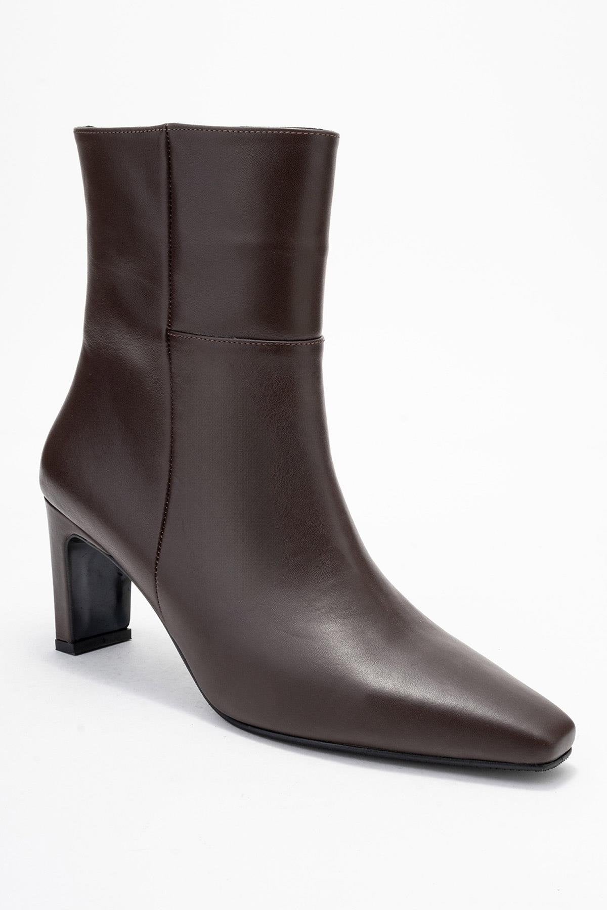 Kyoto - Cognac Genuine Leather Block Heel Boot – detail view showing leather, Vowalisse