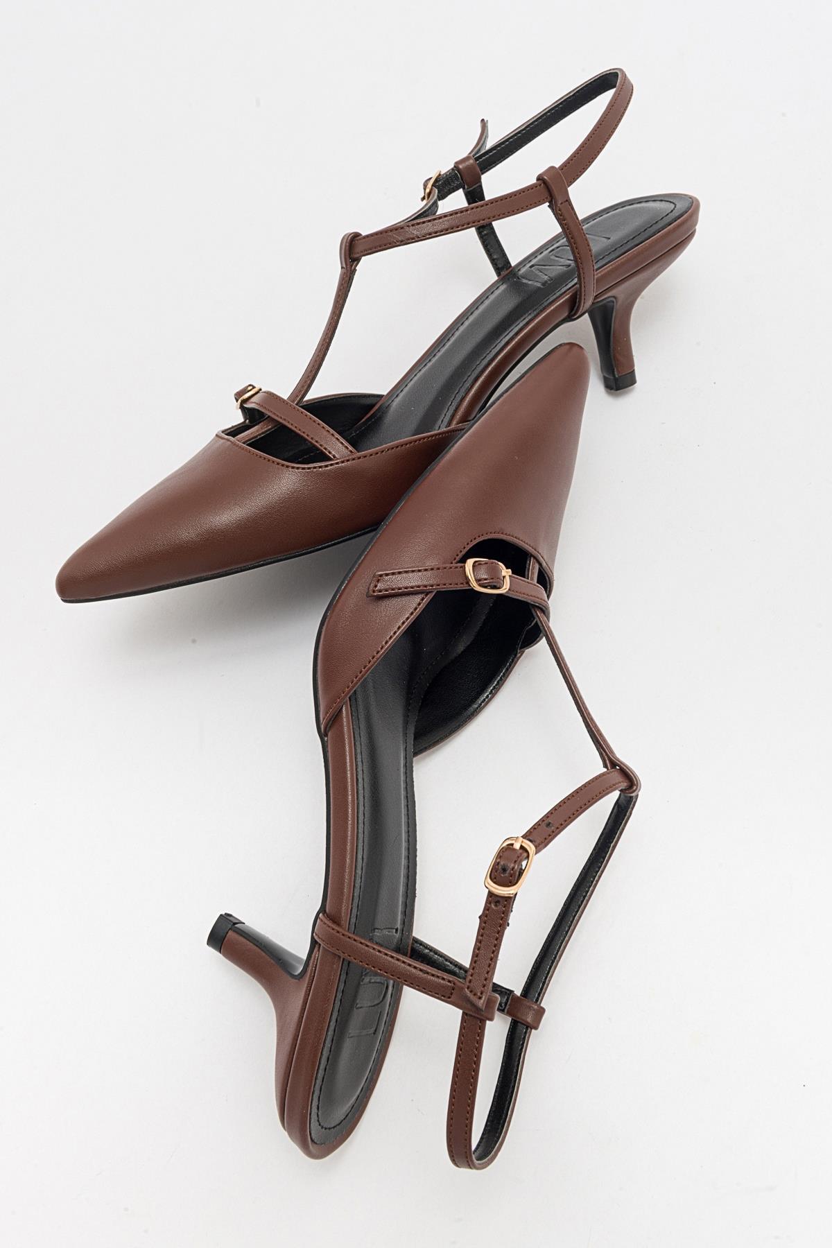 Frans - Cognac Pointed Toe Backless Low Heel Shoe – detail view showing leather, Vowalisse
