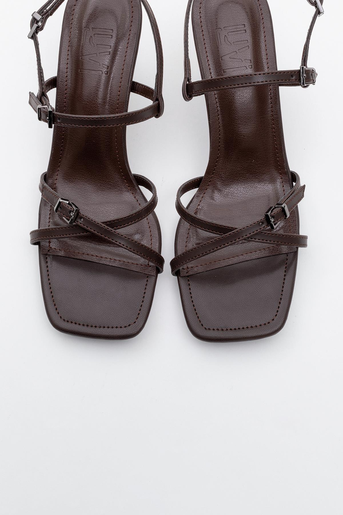 Nebel - Cognac Heeled Sandal – side view showing leather, Vowalisse