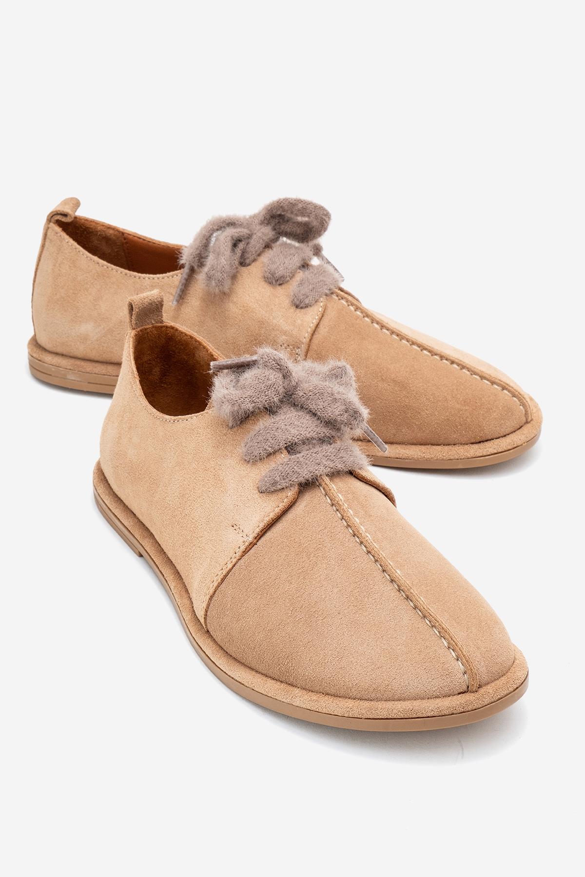 Denora - Beige Genuine Leather Casual Shoe – front three-quarter view showing leather, Vowalisse