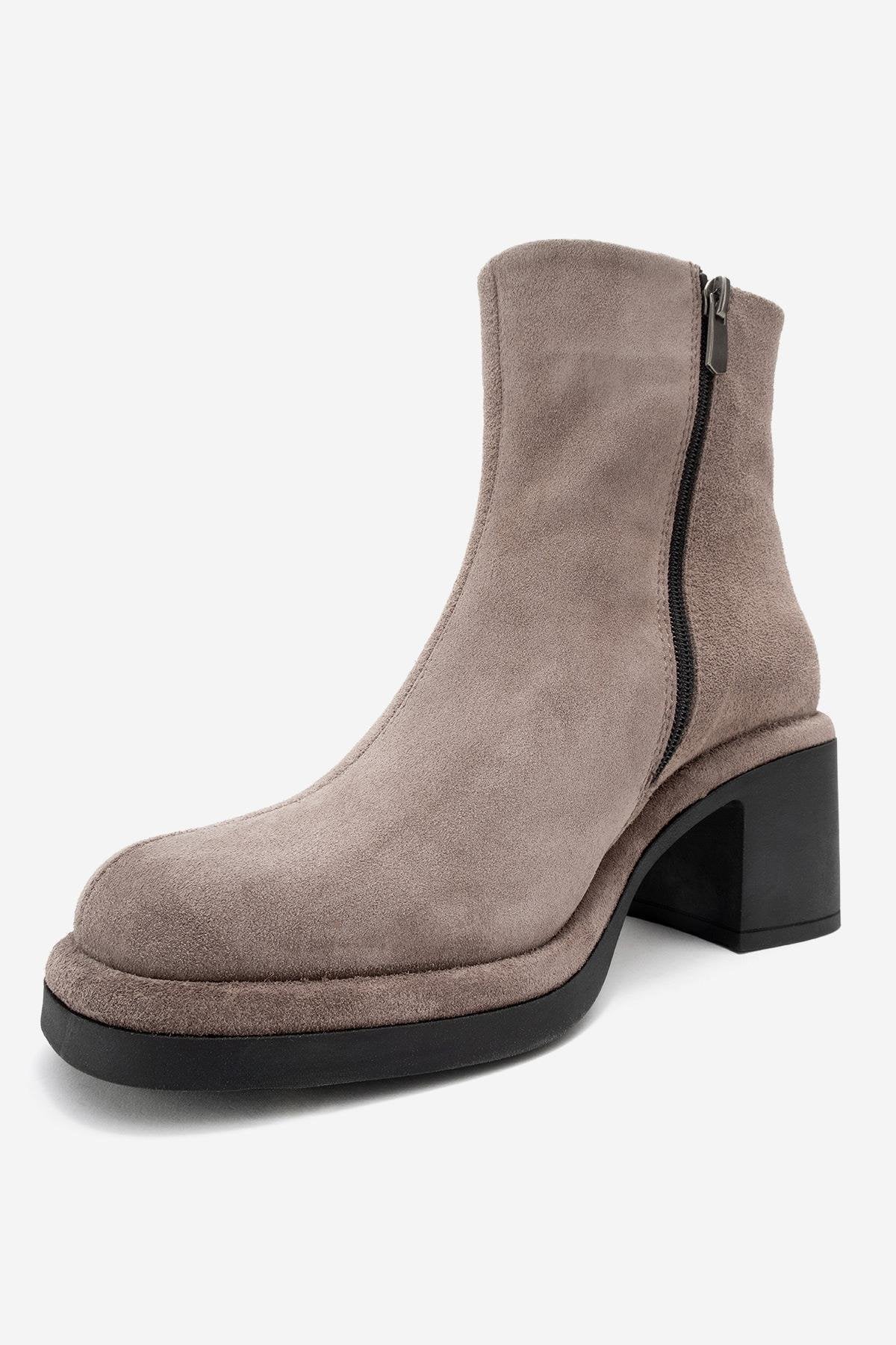 Junae - Taupe Genuine Leather Block Heel Boot – heel view showing leather, suede, Vowalisse