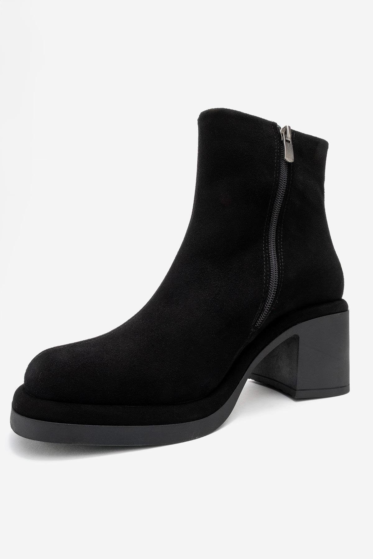 Junae - Black Genuine Leather Block Heel Boot – heel view showing leather, suede, black, Vowalisse