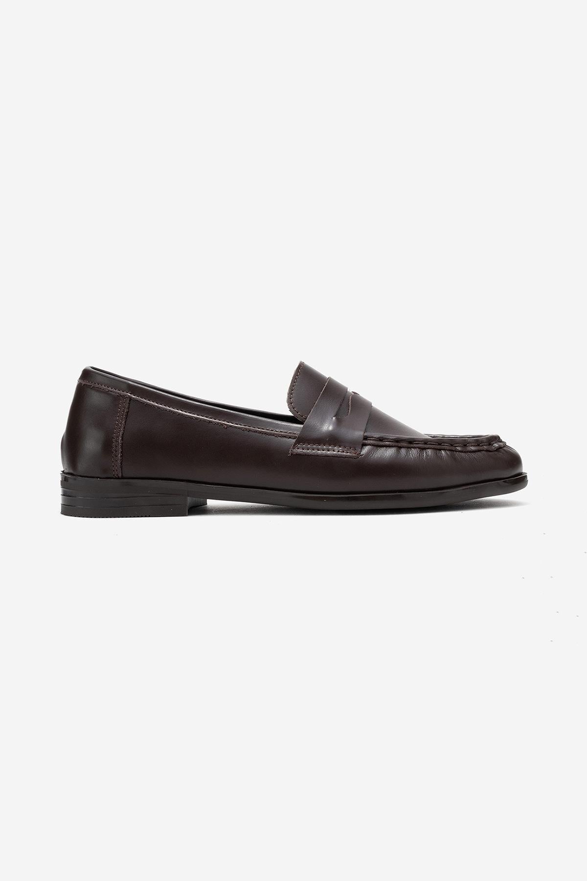 Valia - Brown Genuine Leather Loafer – top view showing leather, Vowalisse