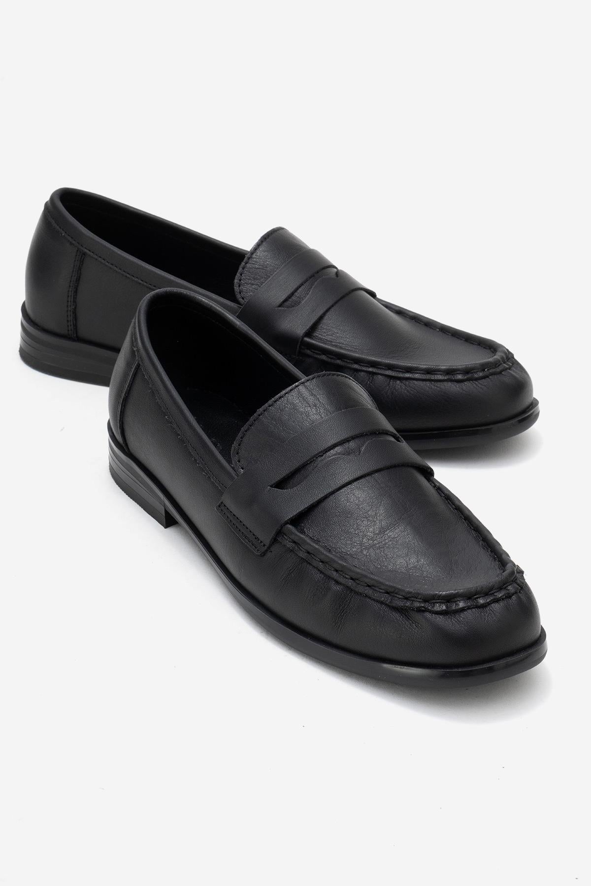 Valia - Black Genuine Leather Loafer – front three-quarter view showing leather, black, Vowalisse