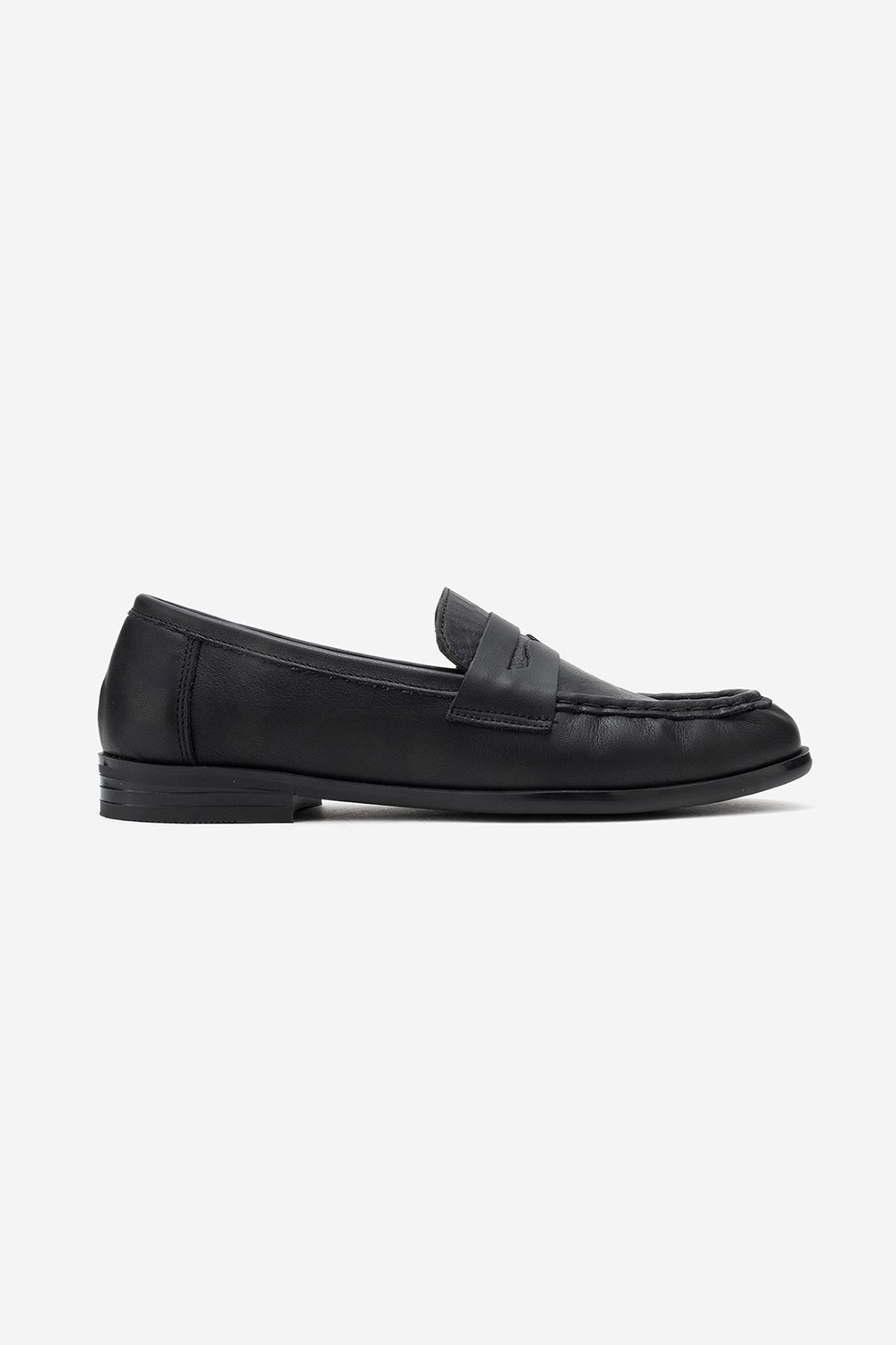Valia - Black Genuine Leather Loafer – top view showing leather, black, Vowalisse