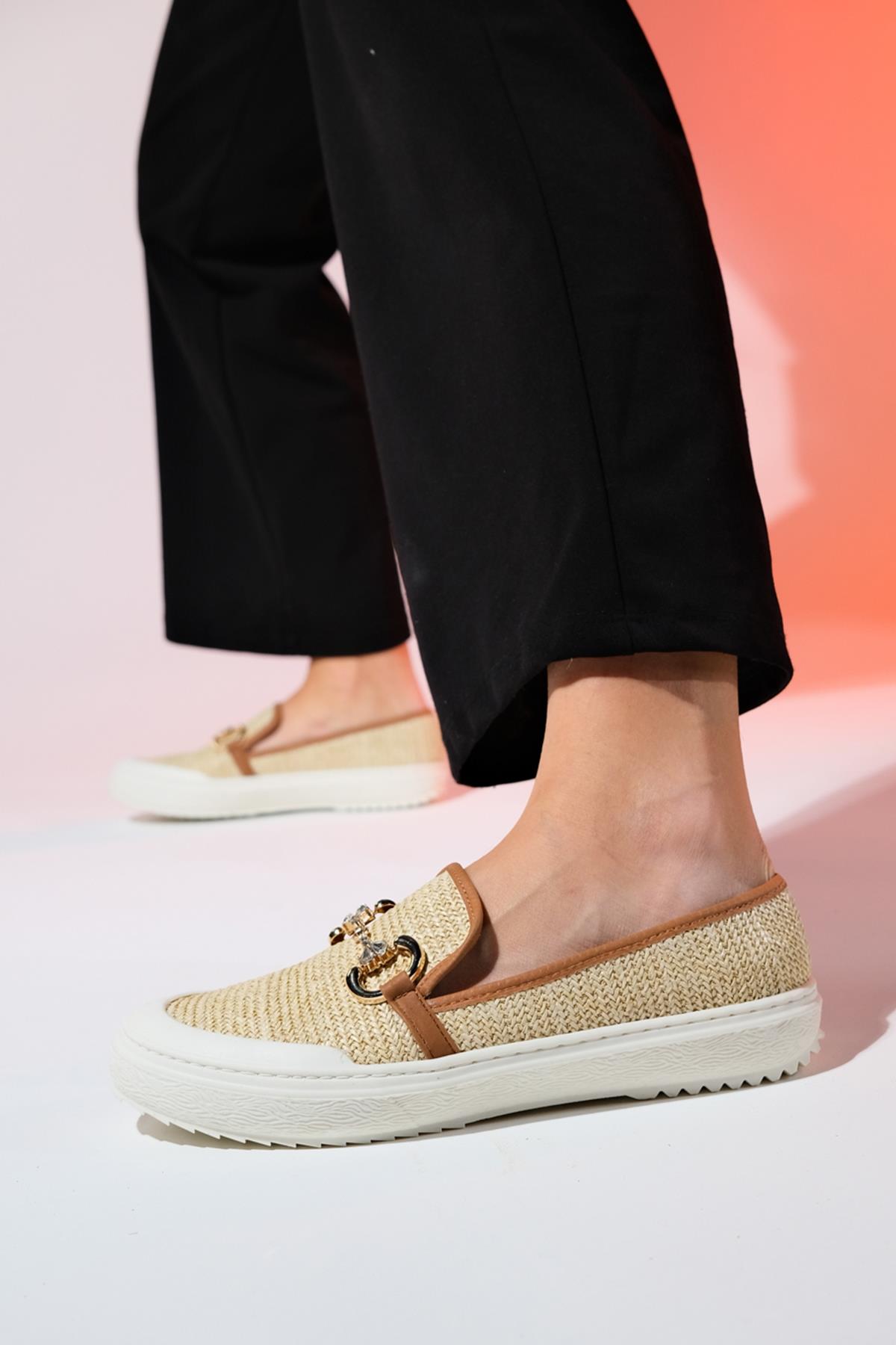 Barcelos - Beige Straw Buckle Loafer – back view showing leather, Vowalisse
