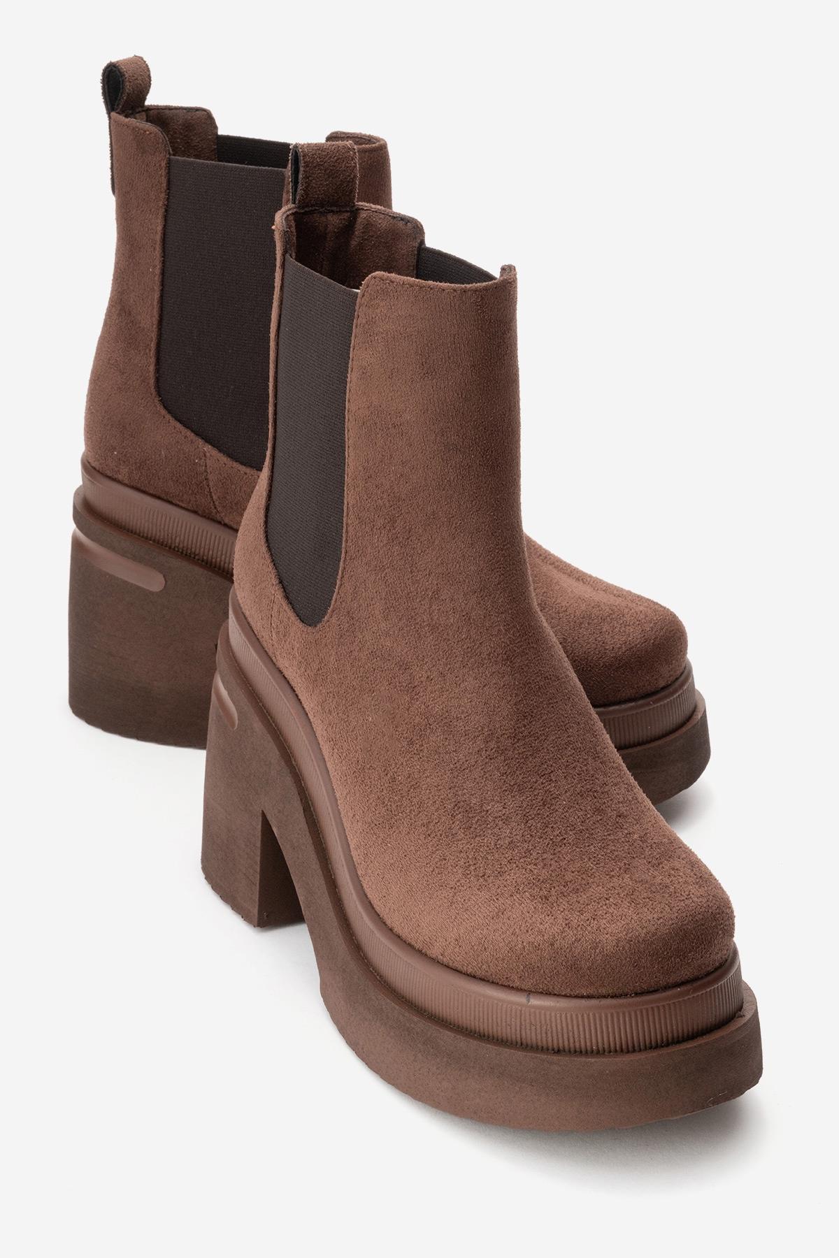 EMMA - Brown Platform Heel Boot – front three-quarter view showing suede, Vowalisse