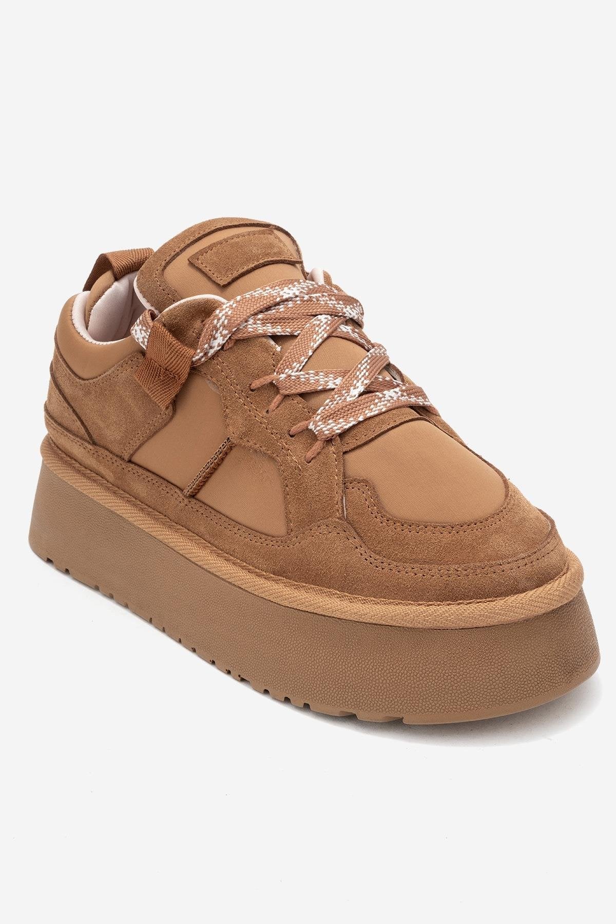 Riven - Cognac Genuine Leather Platform Sneaker – detail view showing leather, suede, Vowalisse
