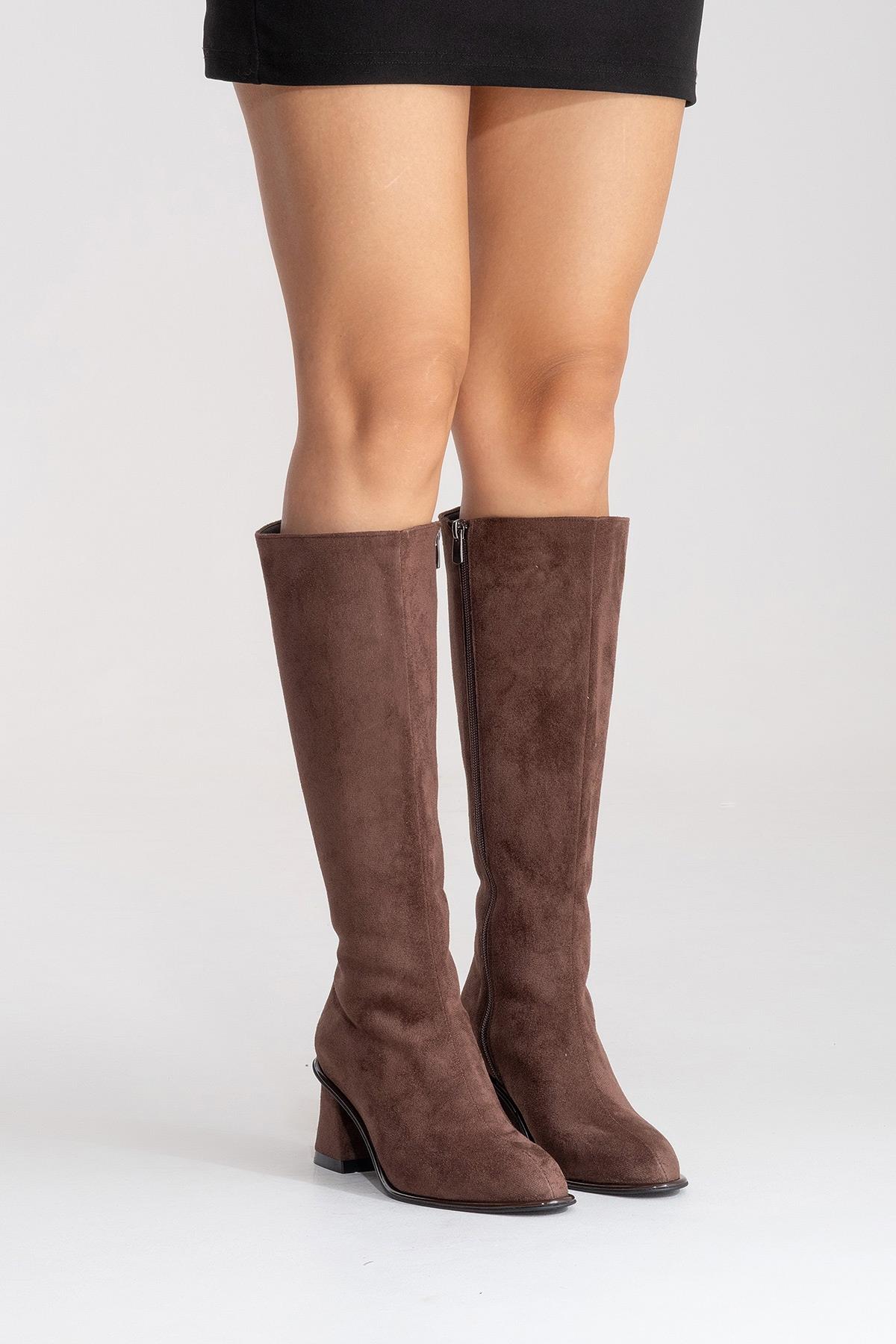 PARADIS - Brown Block Heel Boot – top view showing suede, red, Vowalisse