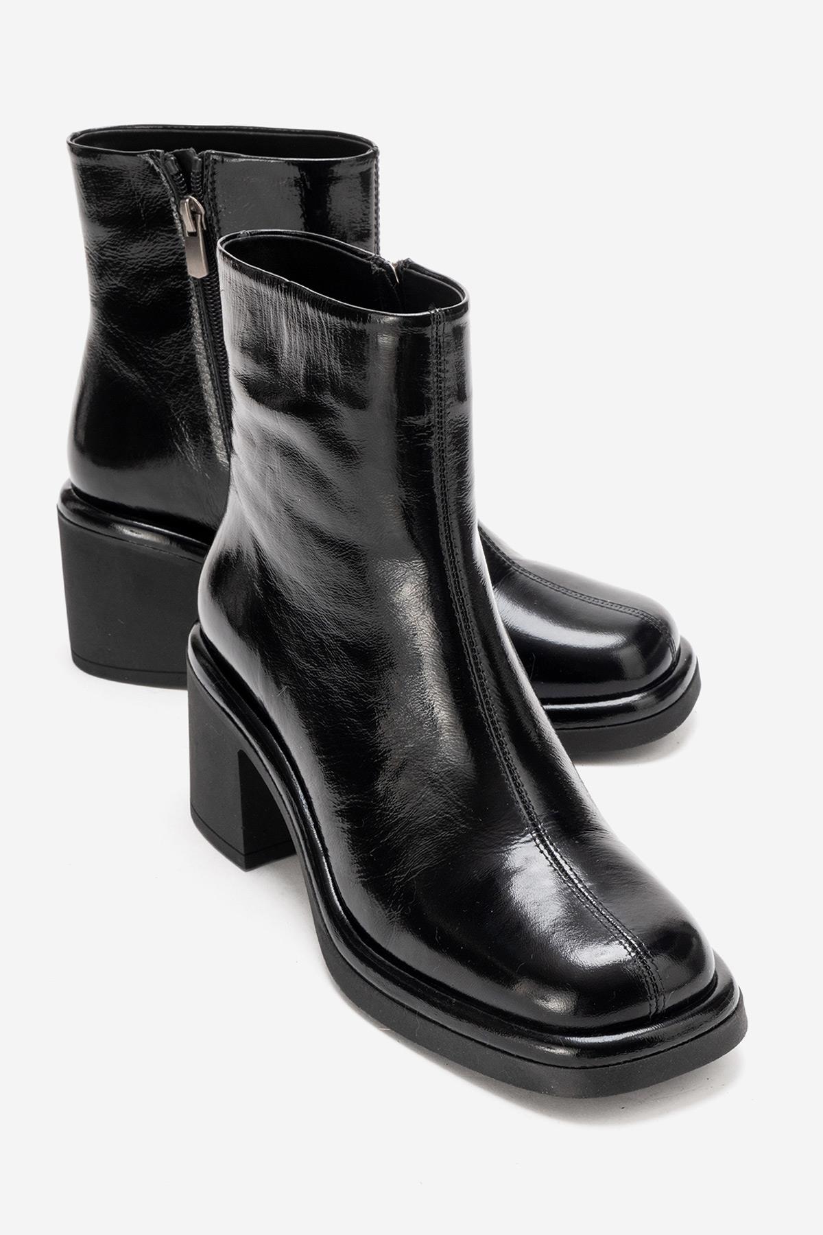 JUNAE - Black Genuine Leather Block Heel Boot – front three-quarter view showing leather, black, Vowalisse
