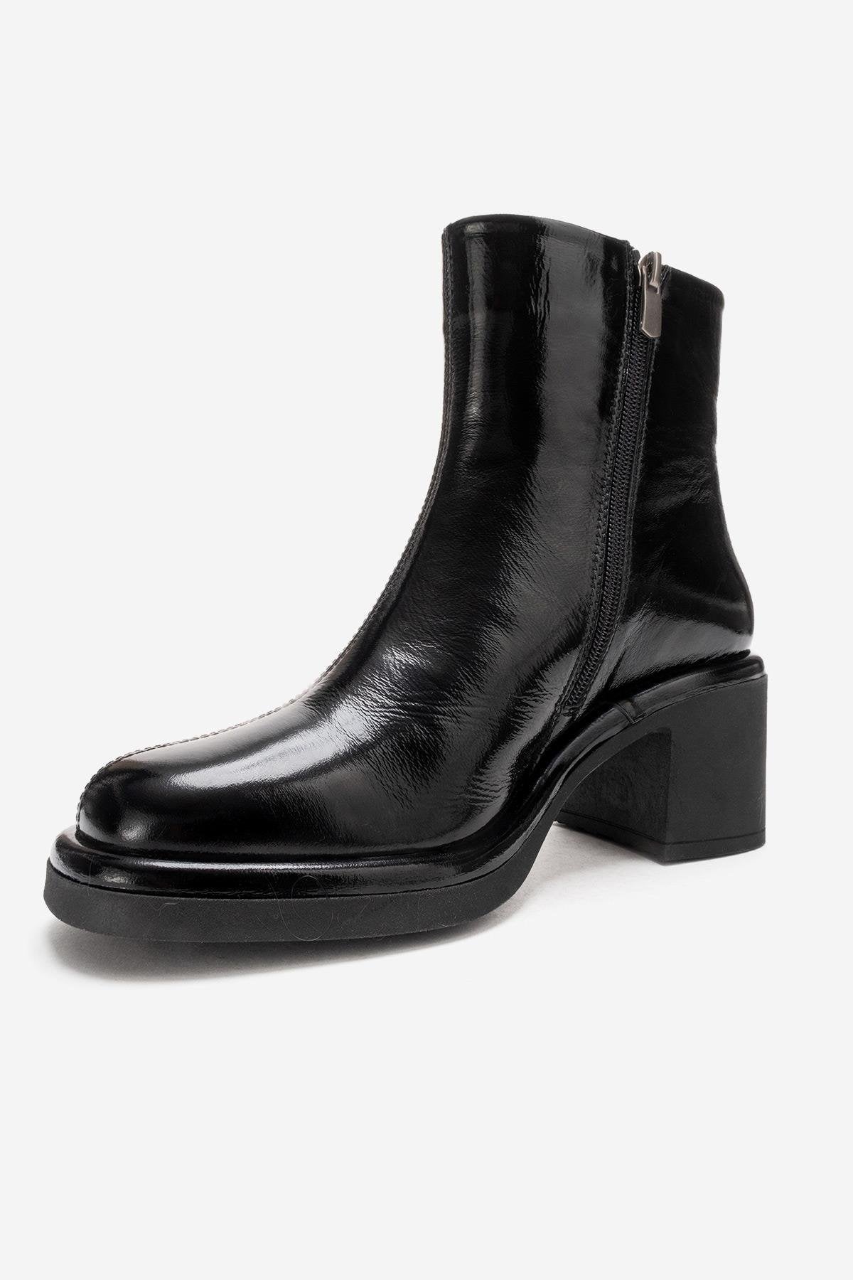 JUNAE - Black Genuine Leather Block Heel Boot – product view 9 showing leather, black, Vowalisse