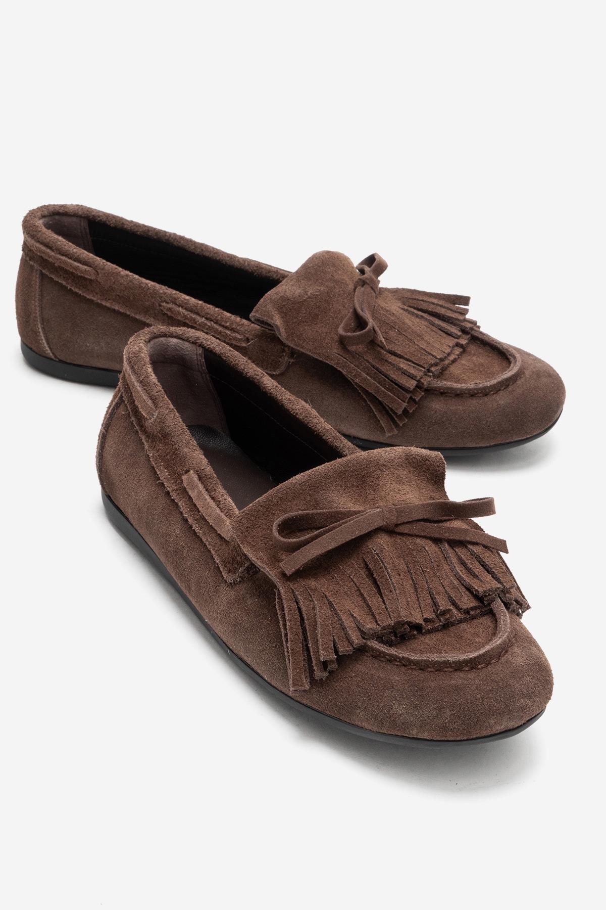 AXELI - Camel Genuine Leather Suede Loafer – front three-quarter view showing bow, leather, suede, Vowalisse