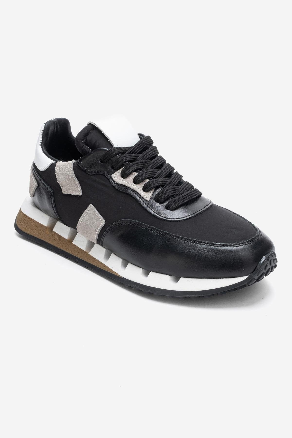 VIAN - Black Genuine Leather Sneaker – detail view showing leather, black, Vowalisse