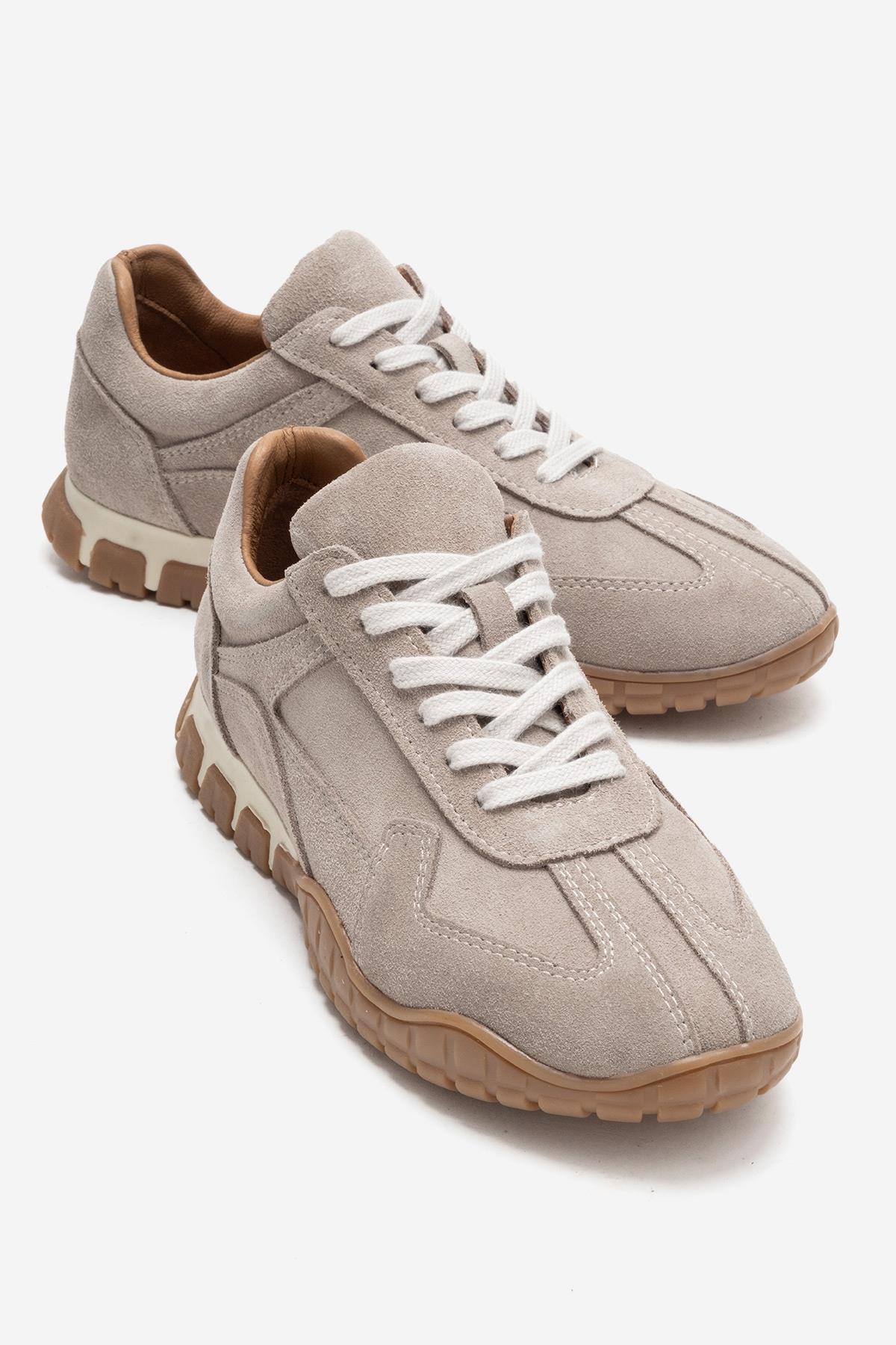 LARS - Beige Suede Genuine Leather Sneaker – front three-quarter view showing leather, suede, Vowalisse