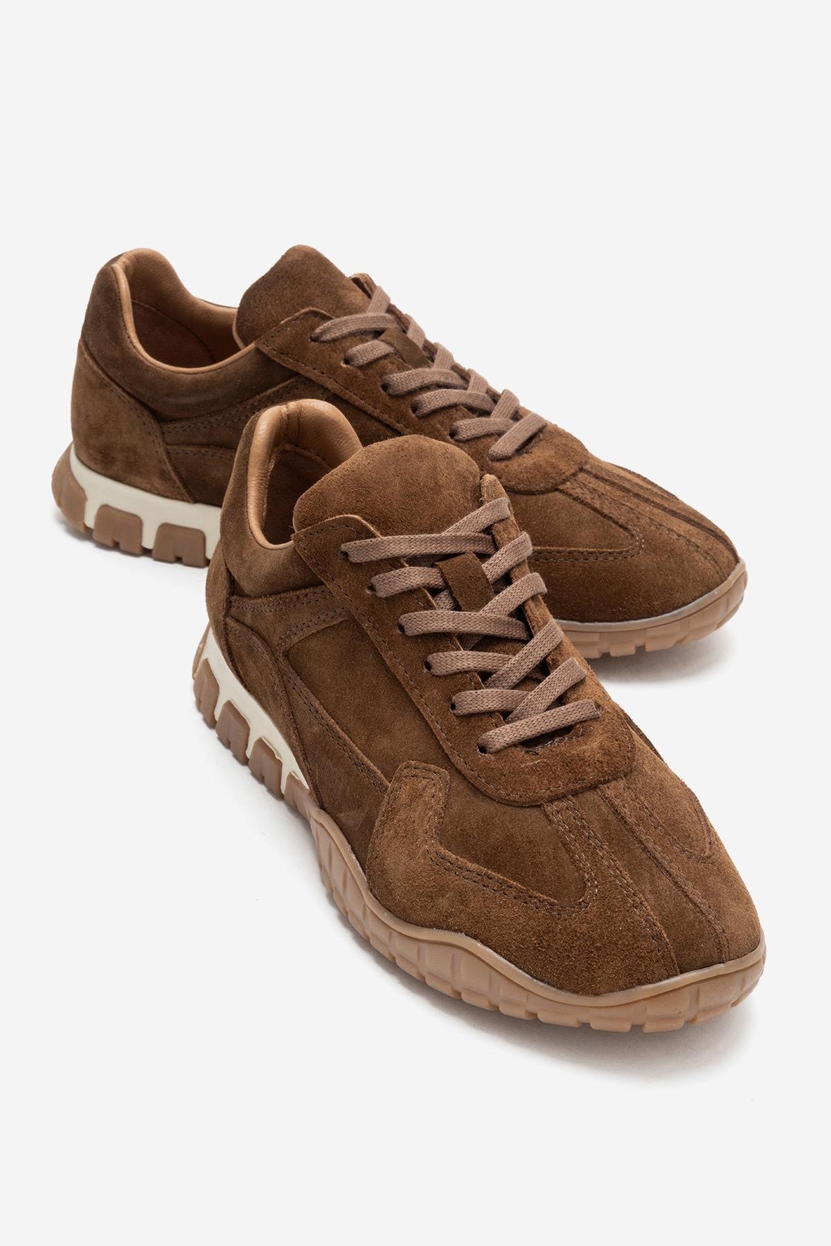 LARS - Cognac Suede Genuine Leather Sneaker – front three-quarter view showing leather, suede, Vowalisse