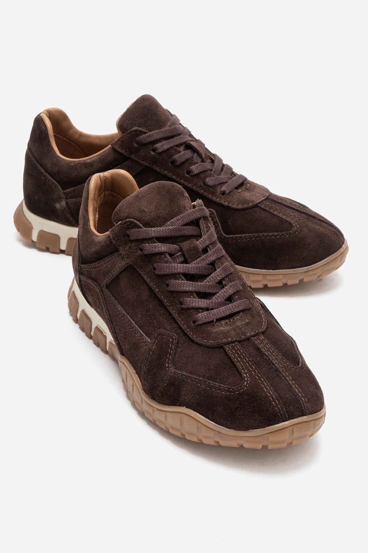 LARS - Brown Suede Genuine Leather Sneaker – front three-quarter view showing leather, suede, Vowalisse