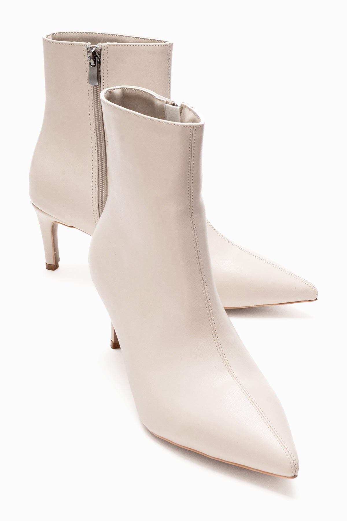 Noya - Beige Pointed Toe Slim Heel Boot – front three-quarter view showing leather, Vowalisse