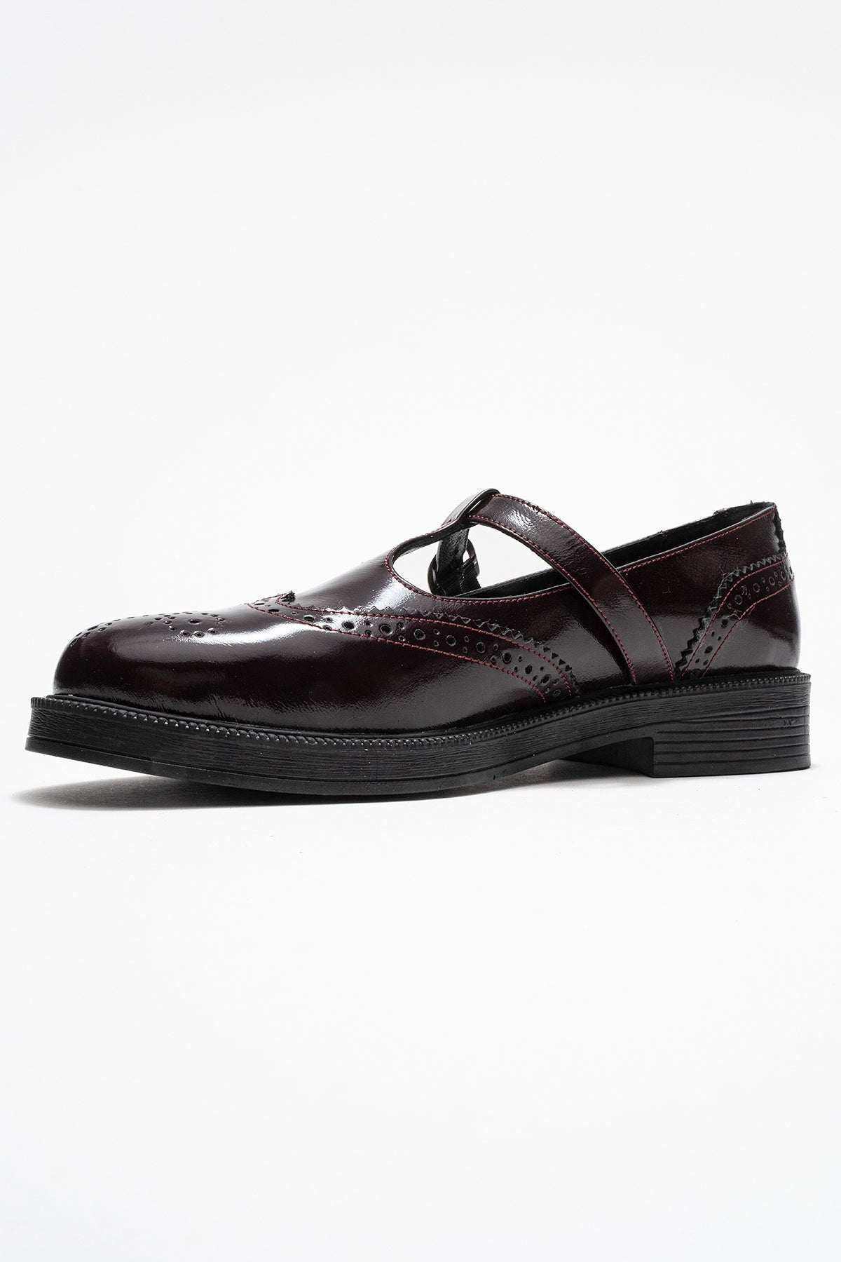 Dorian - Burgundy Patent Genuine Leather Loafer – heel view showing leather, Vowalisse