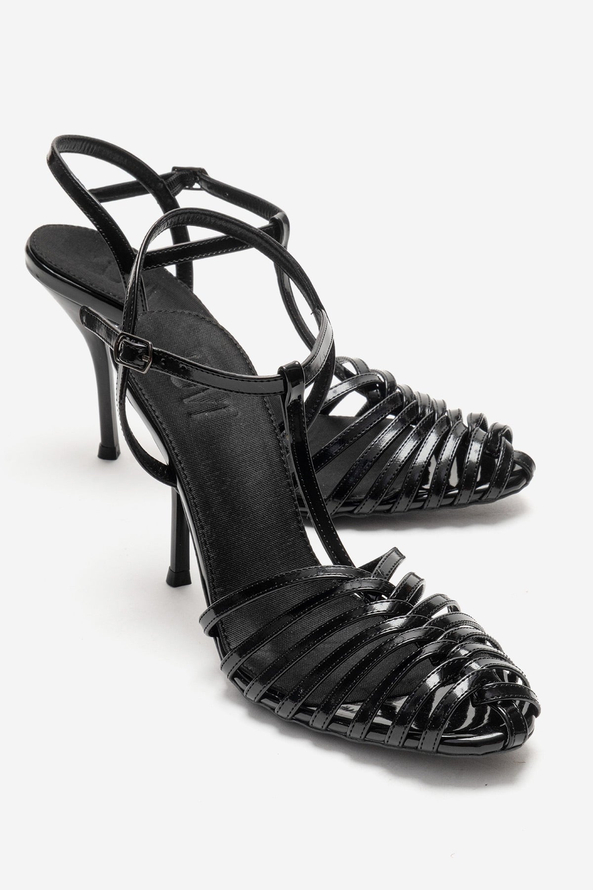 PASION - Black Stiletto Pump – front three-quarter view showing leather, black, Vowalisse