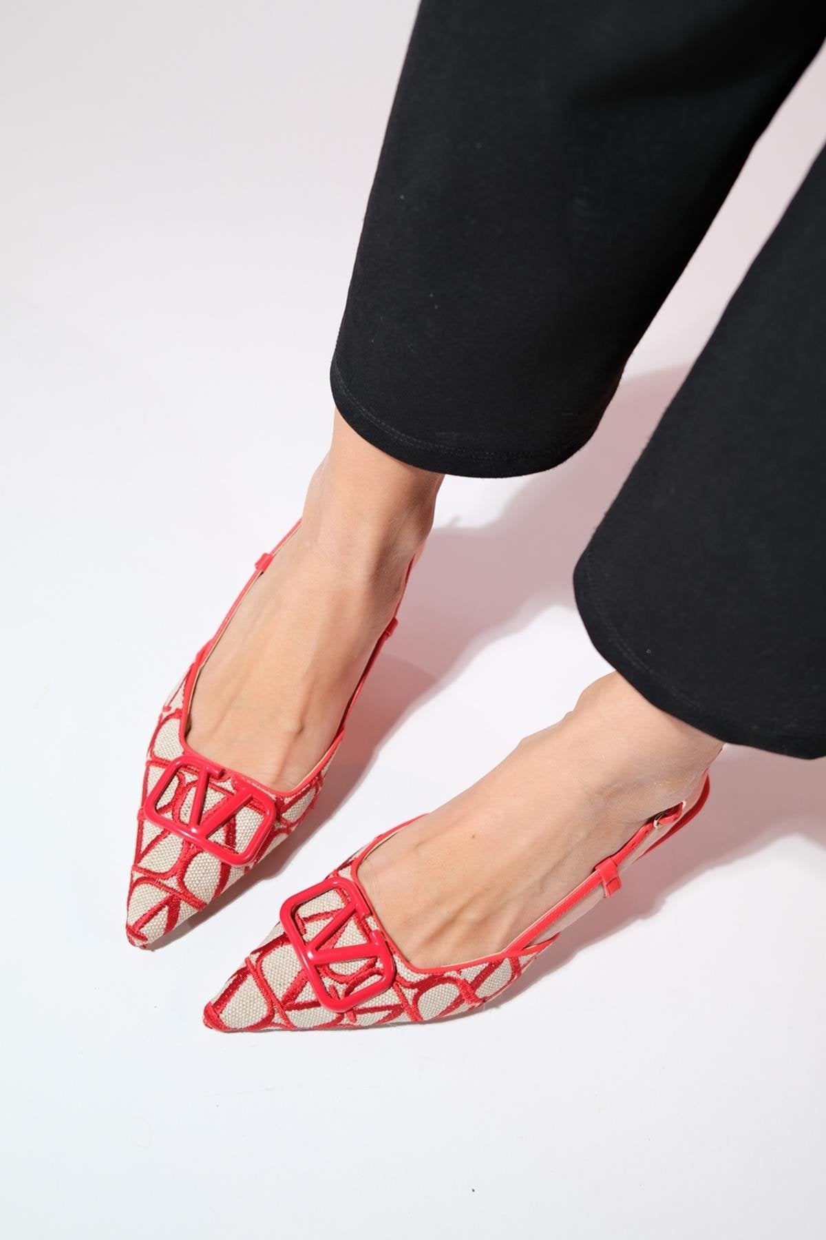 Boiro - Red Slingback Heeled Shoe – side view showing leather, red, Vowalisse