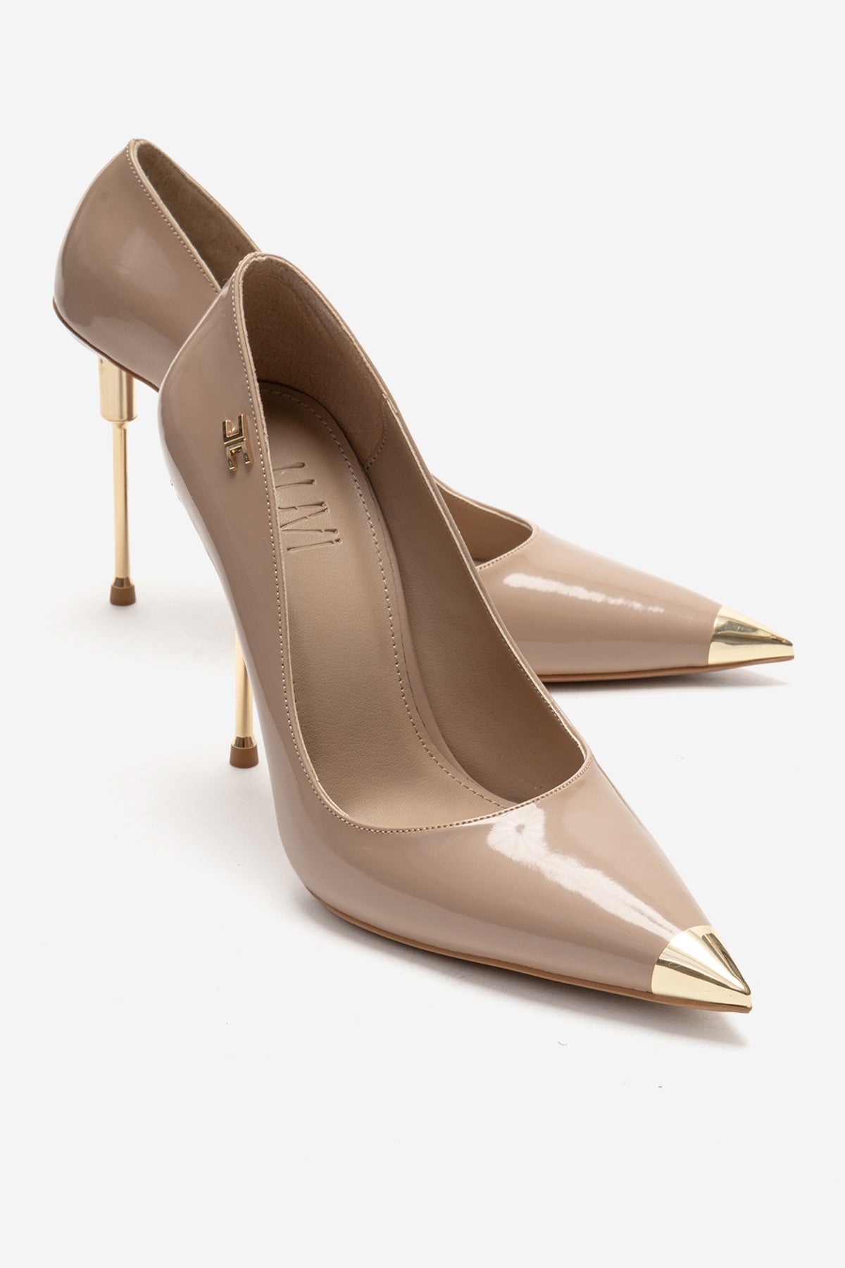 CARLAS - Beige Patent Stiletto Pump – front three-quarter view showing leather, Vowalisse