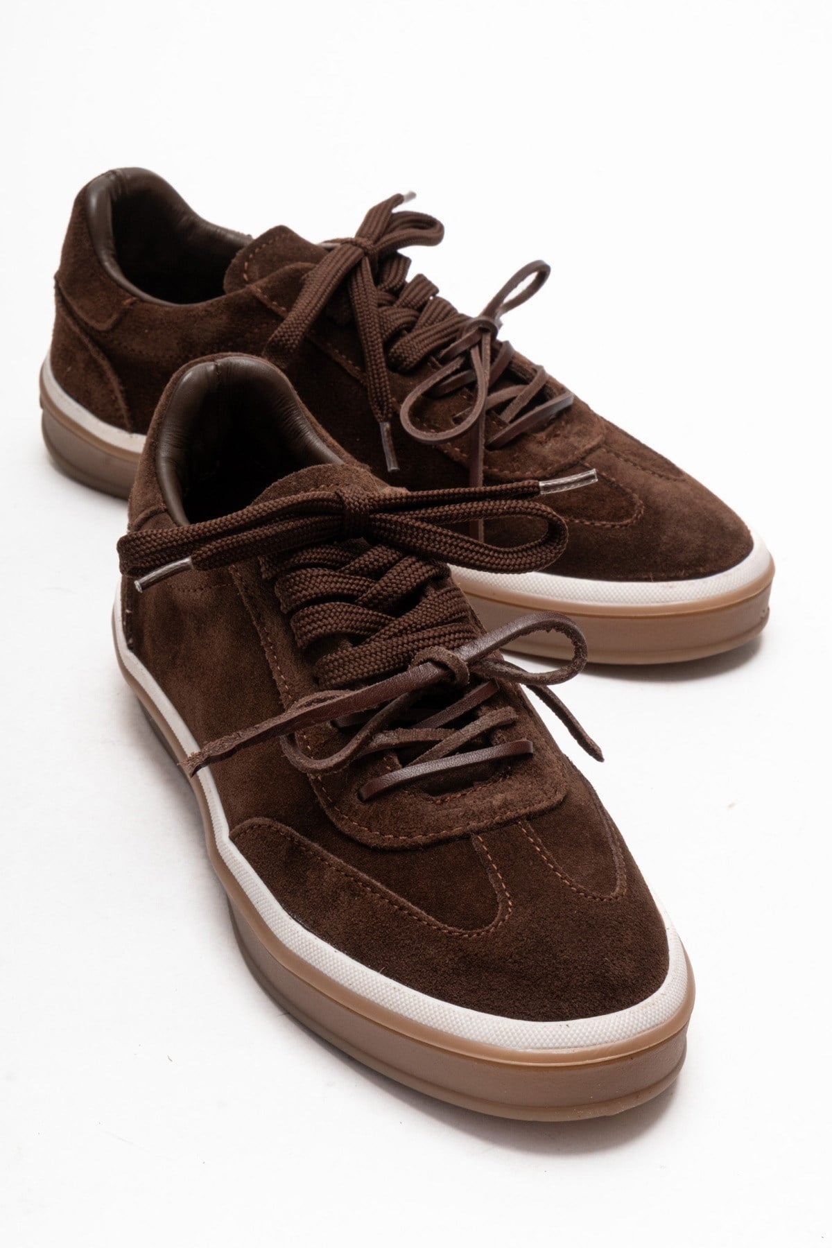 Melle - Brown Genuine Leather Sneaker – front three-quarter view showing leather, suede, Vowalisse