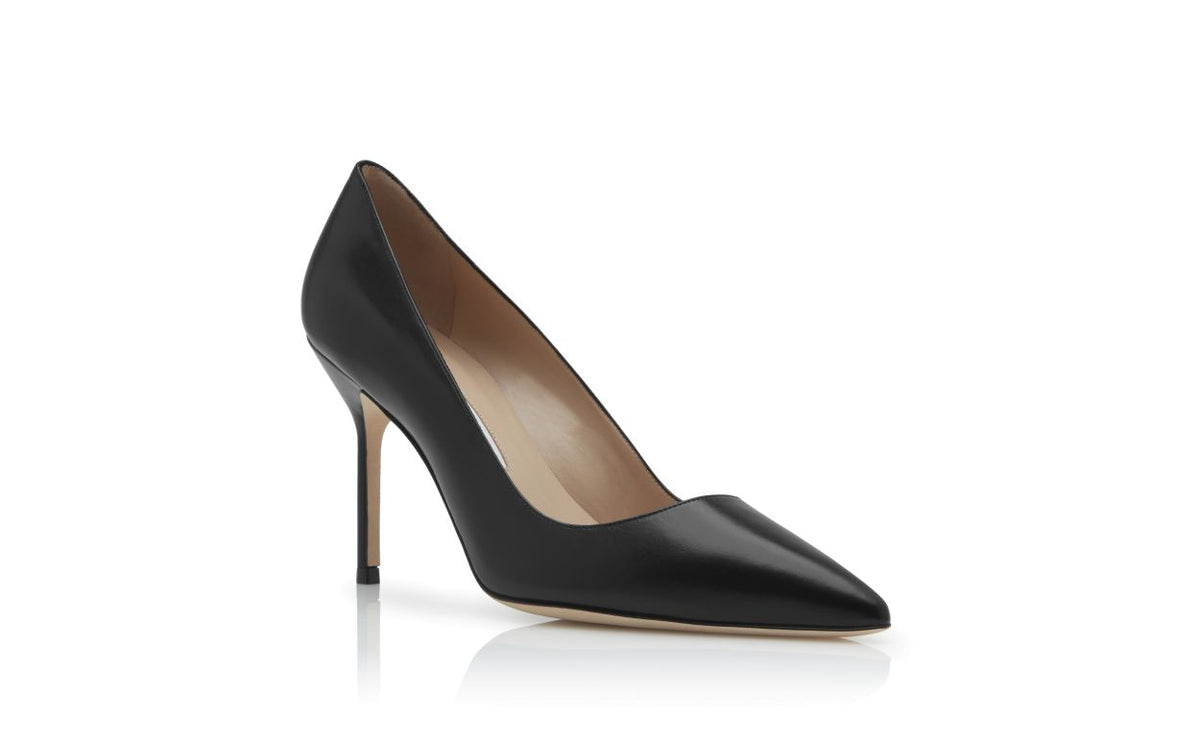 Juliette Bloom Black Pointed Toe Pumps – top view showing black pointed toe, Vowalisse