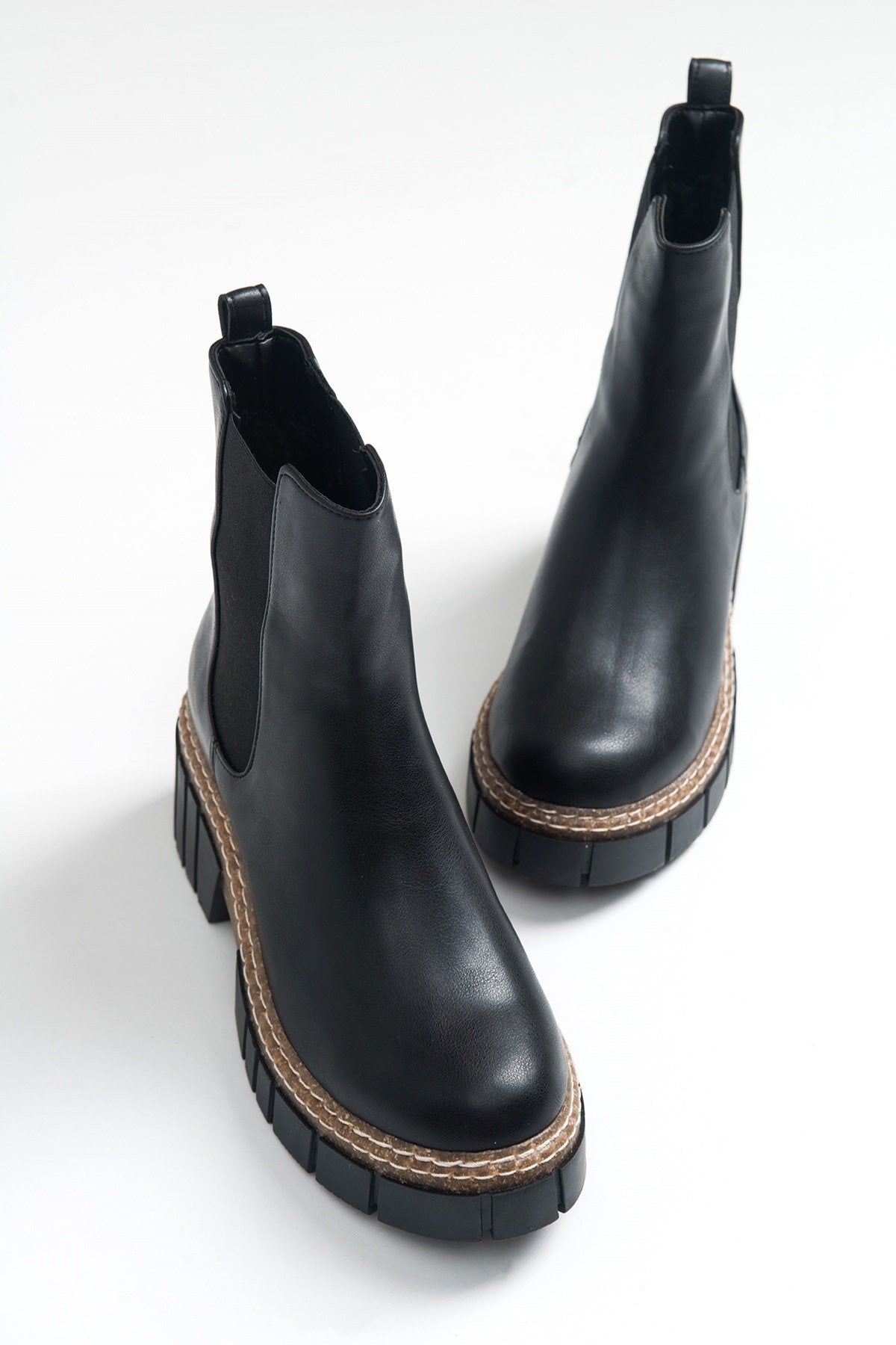 Luz Black Cilt Block Heel Boot – top view showing leather, black, red, Vowalisse