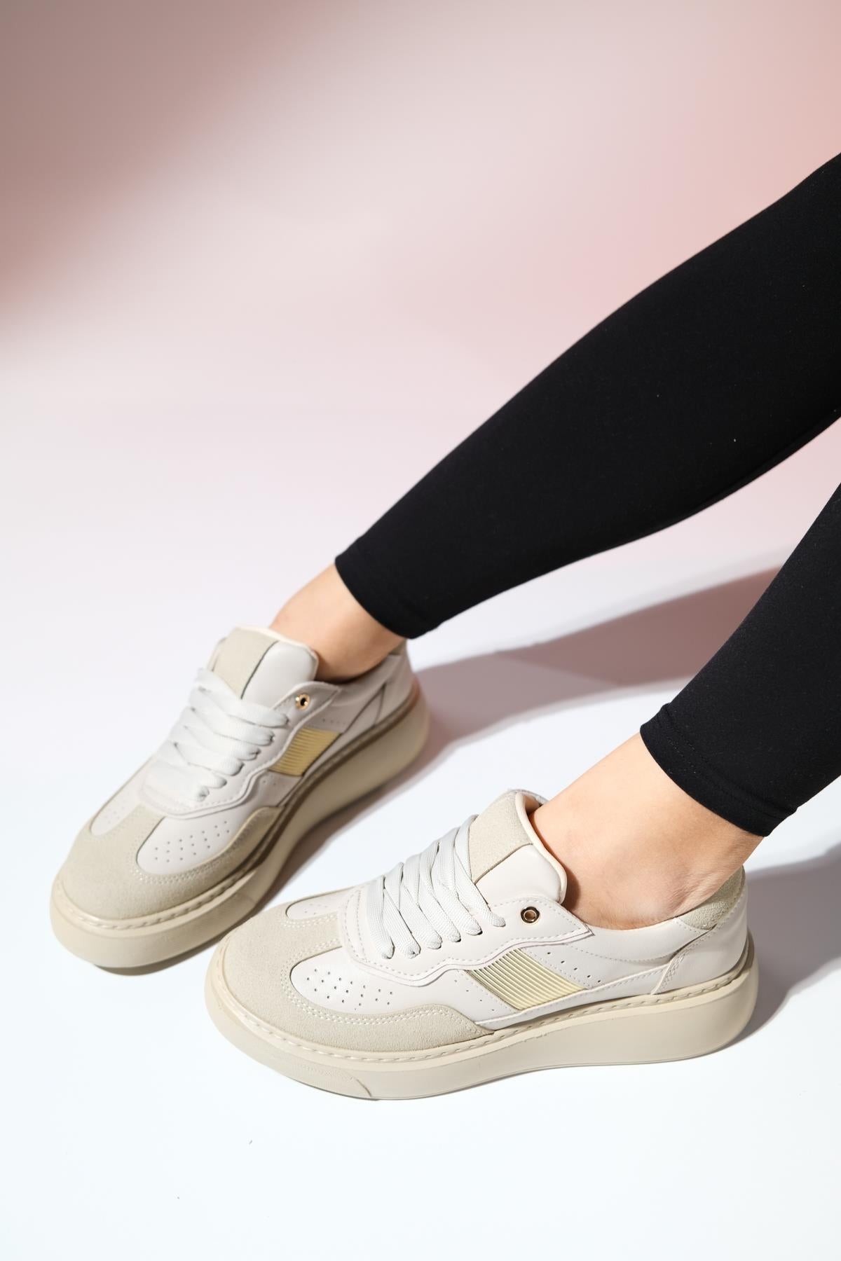 Venetia - Beige Sneaker – top view showing leather, Vowalisse