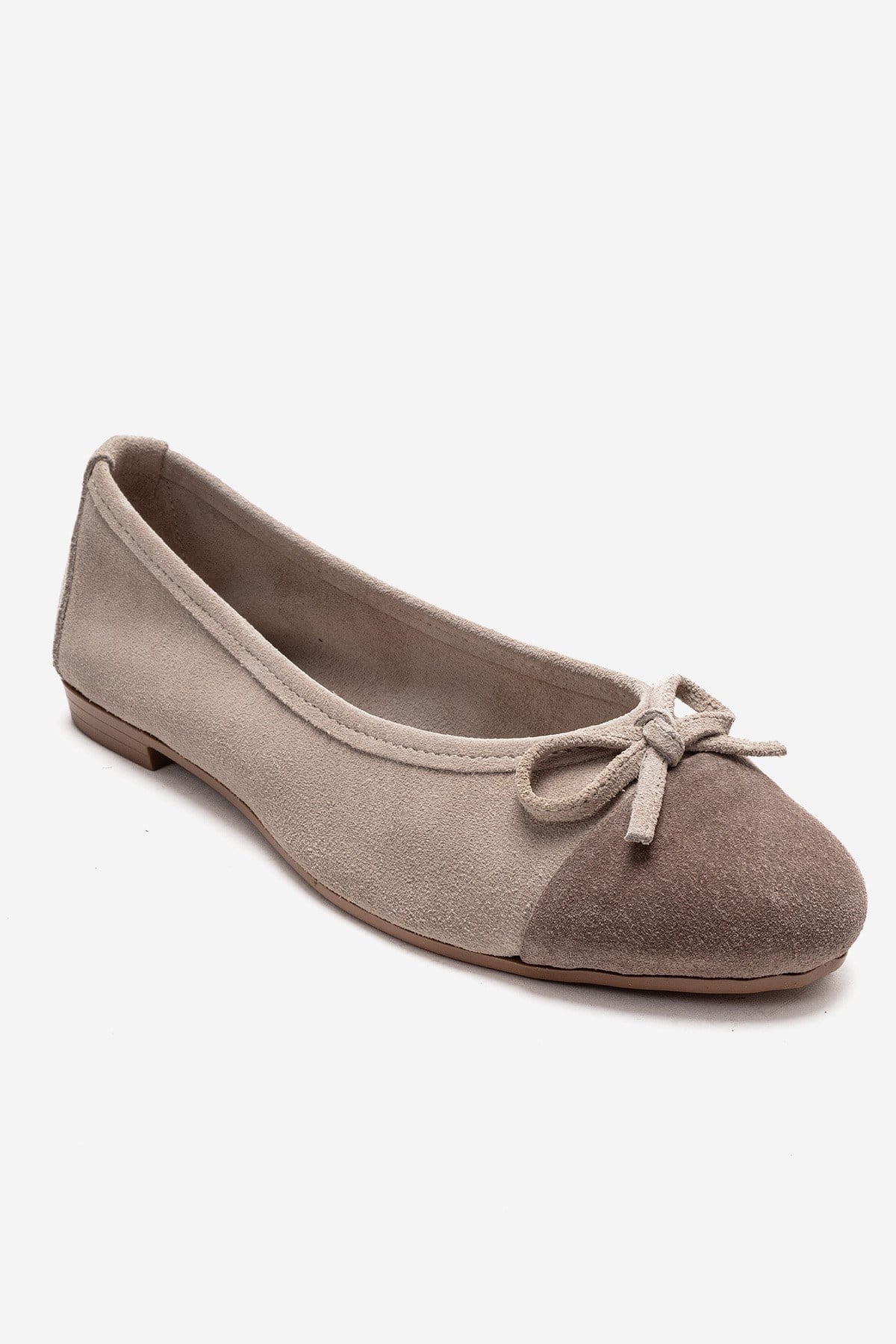 BOLEO - Beige/Taupe Genuine Leather Ballet Flat – back view showing bow, leather, Vowalisse