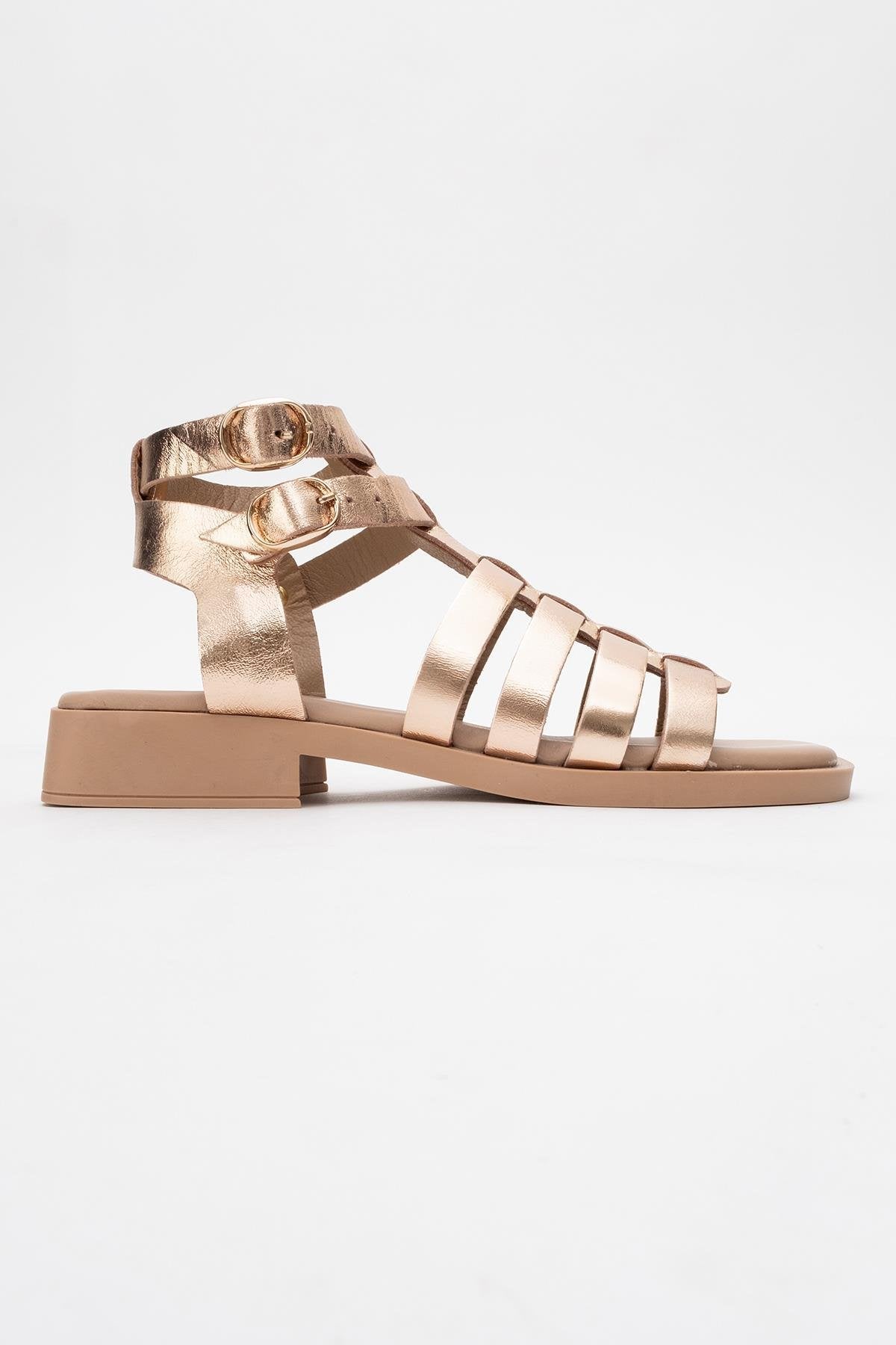 Frade - Gold Leather Sandal – top view showing leather, gold, Vowalisse